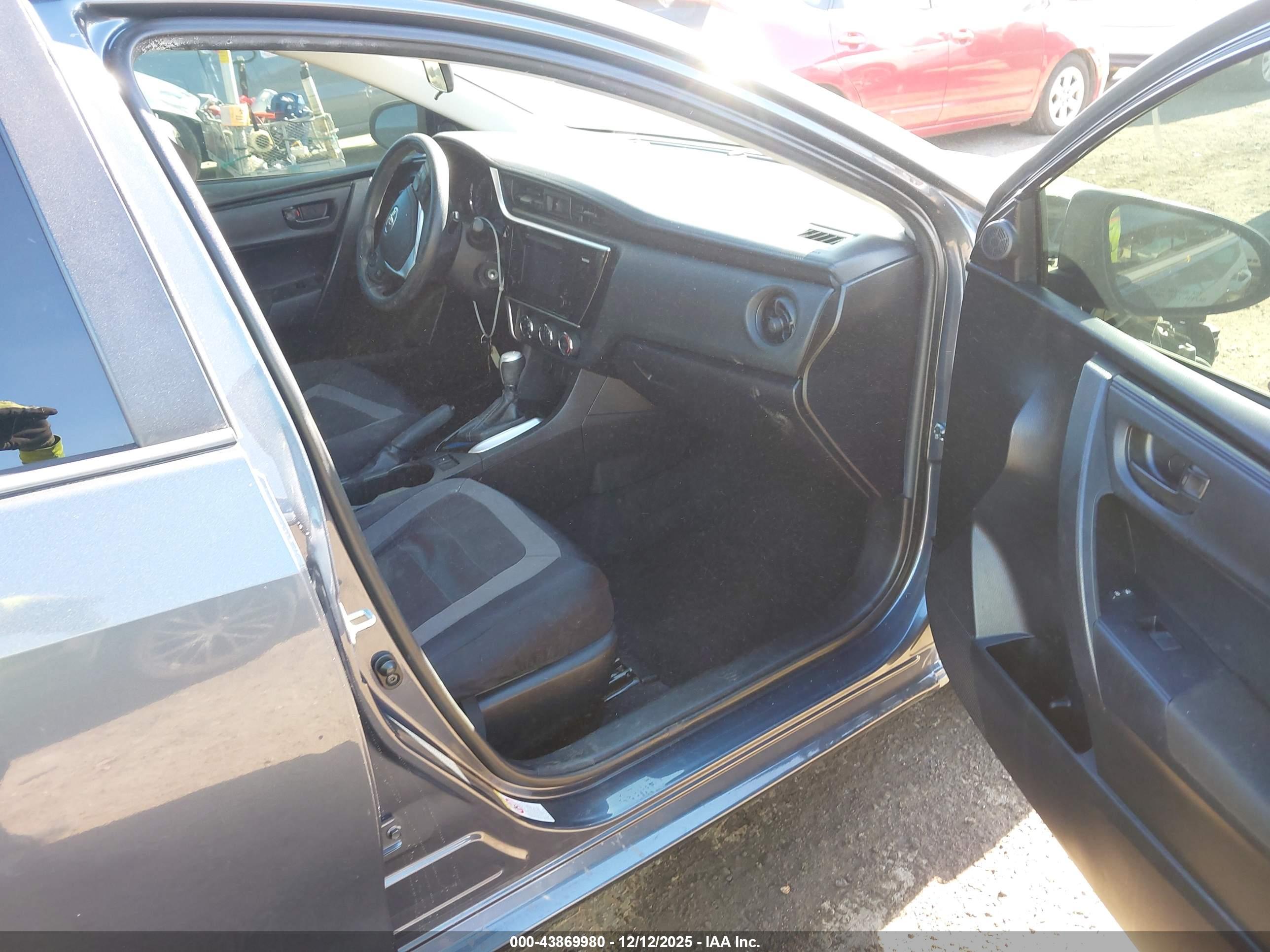 TOYOTA COROLLA image 5