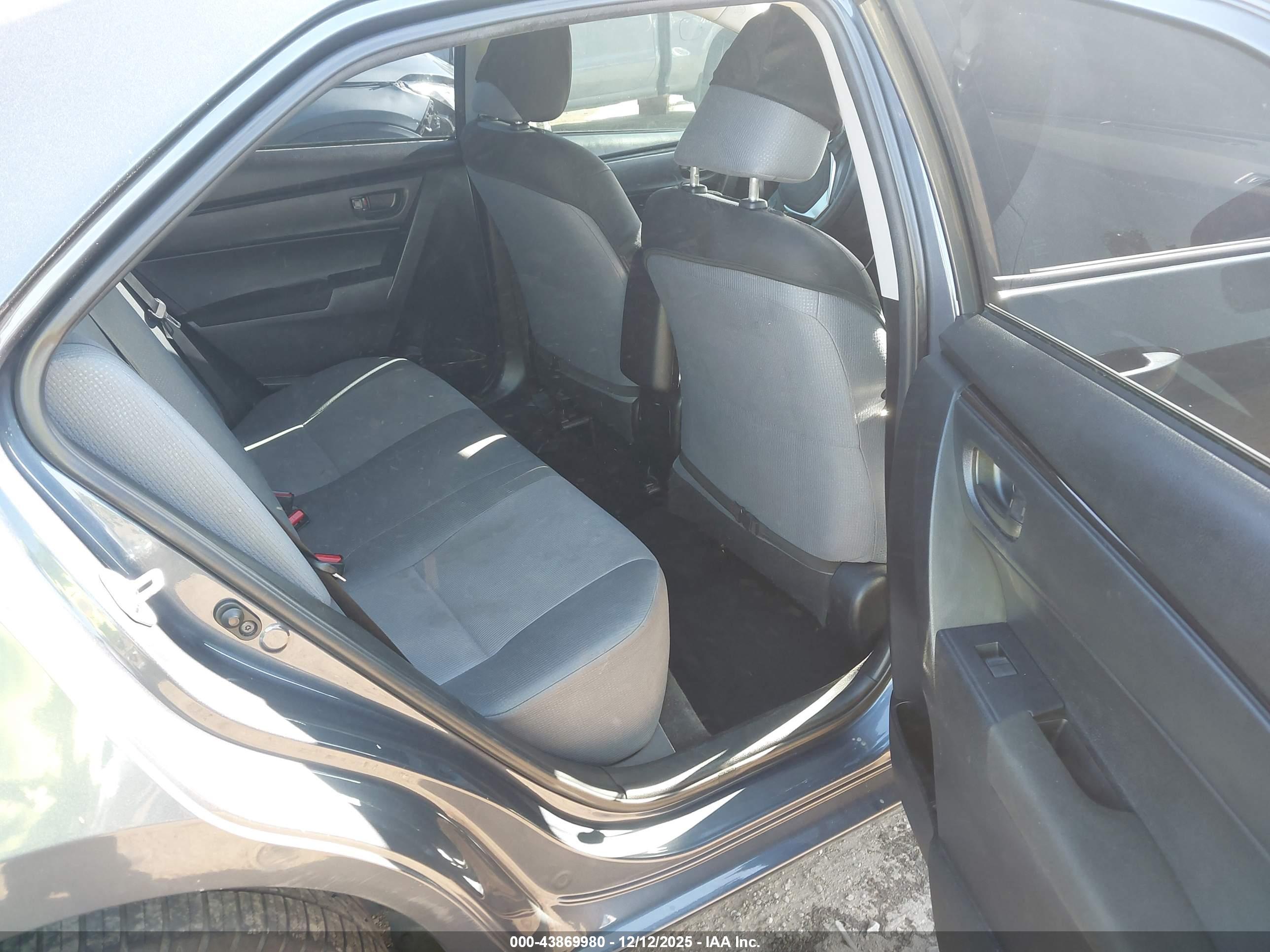 TOYOTA COROLLA image 8
