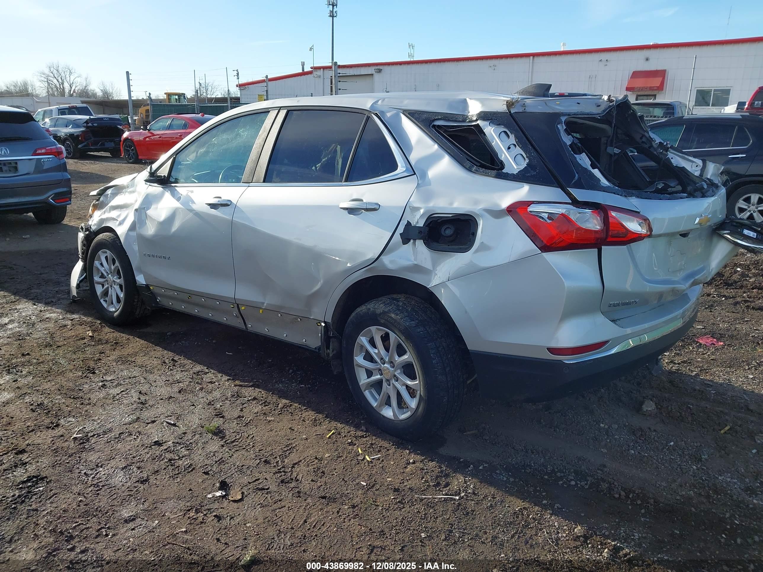CHEVROLET EQUINOX image 3