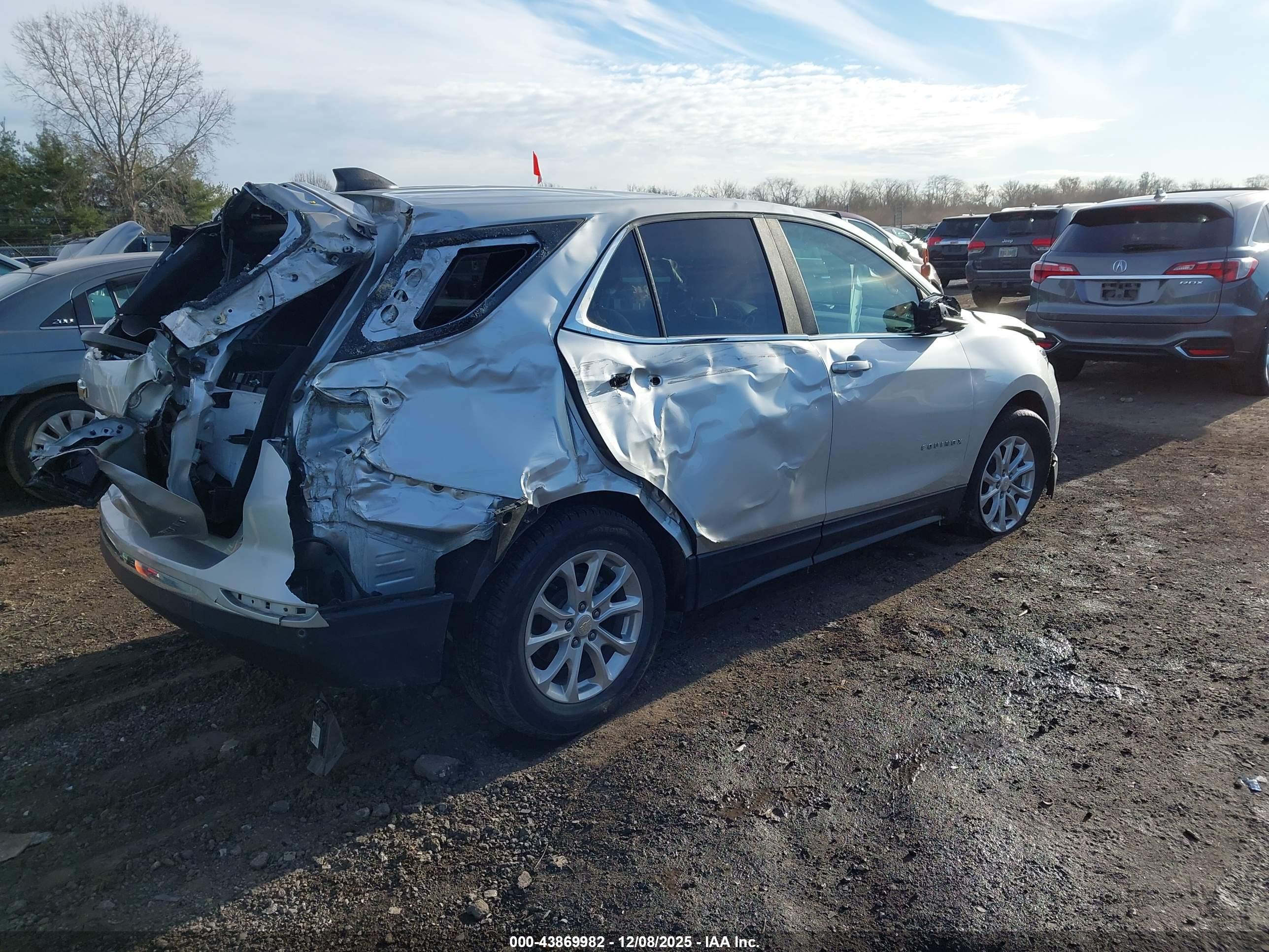 CHEVROLET EQUINOX image 4