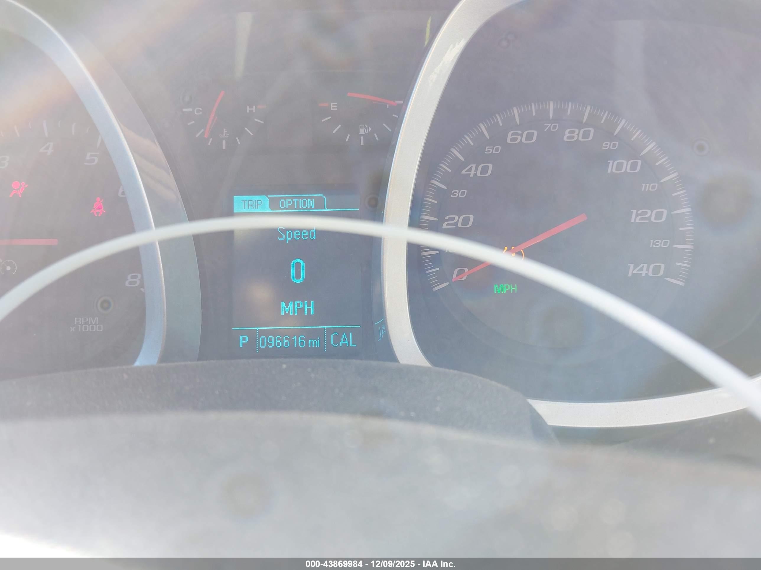 CHEVROLET EQUINOX image 7