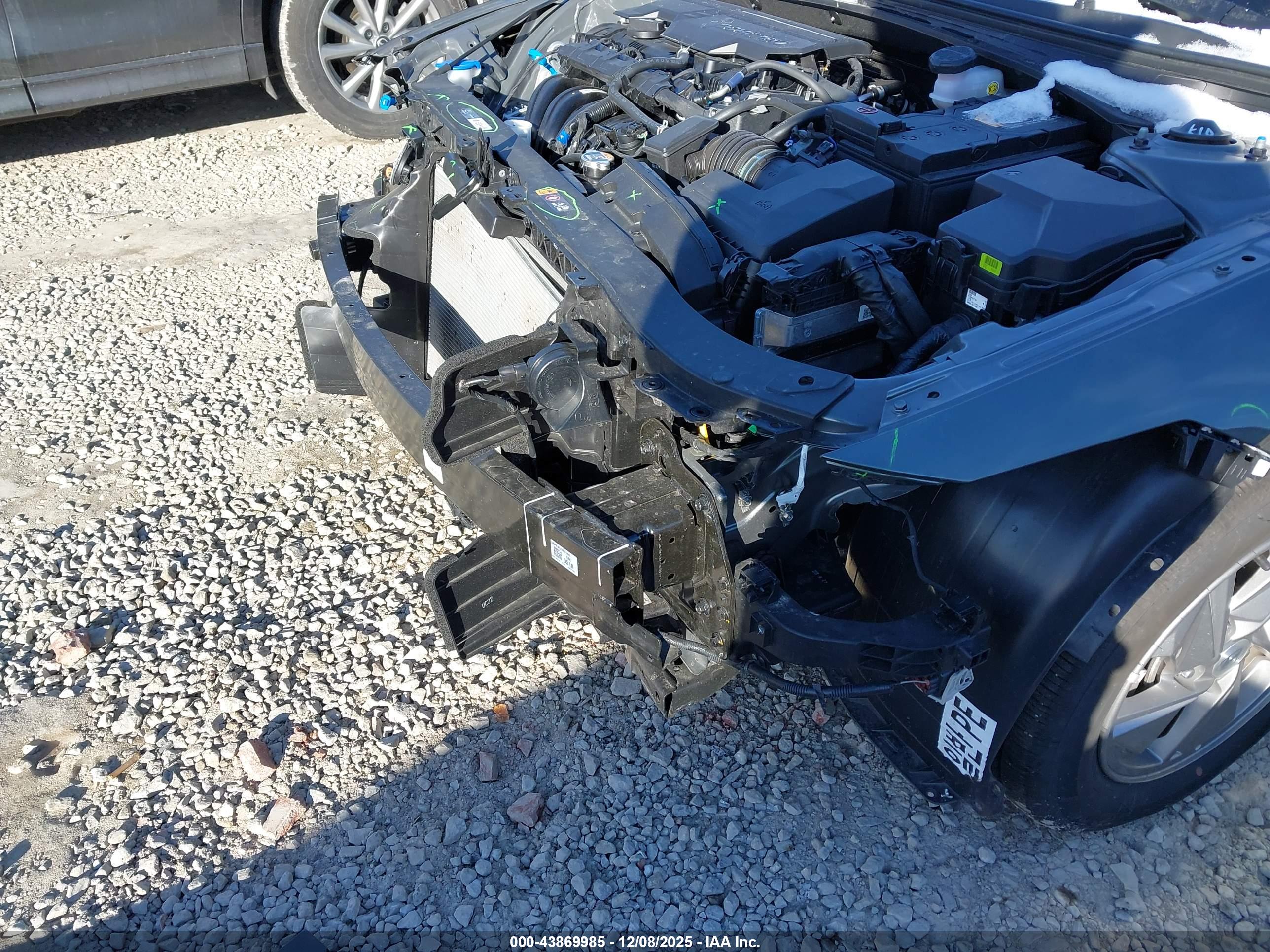 HYUNDAI ELANTRA image 6