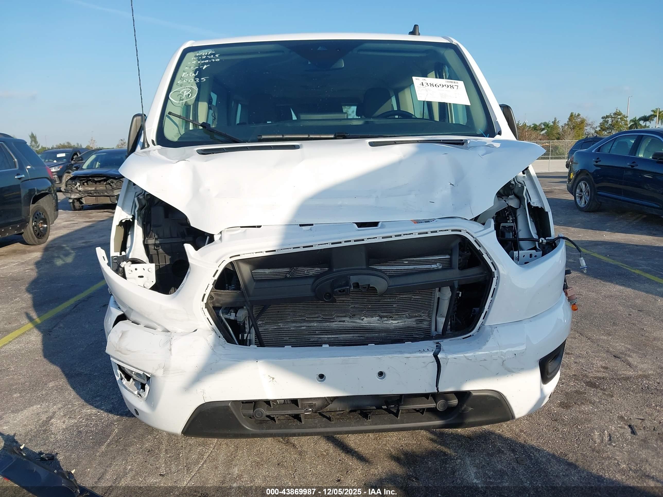 FORD TRANSIT-350 image 6