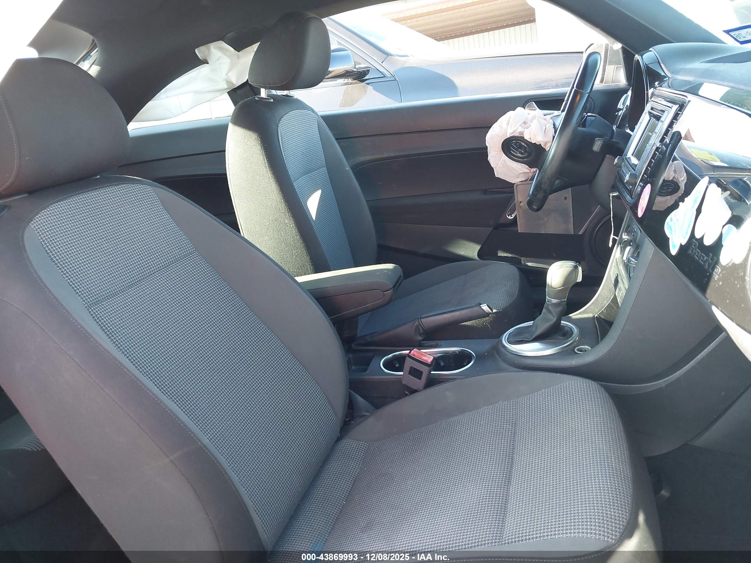 VOLKSWAGEN BEETLE image 5