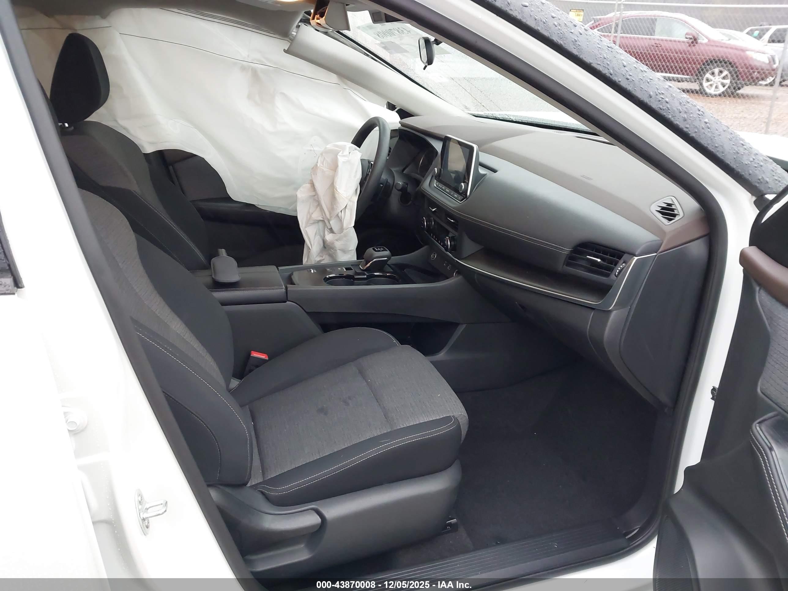 NISSAN ROGUE image 5