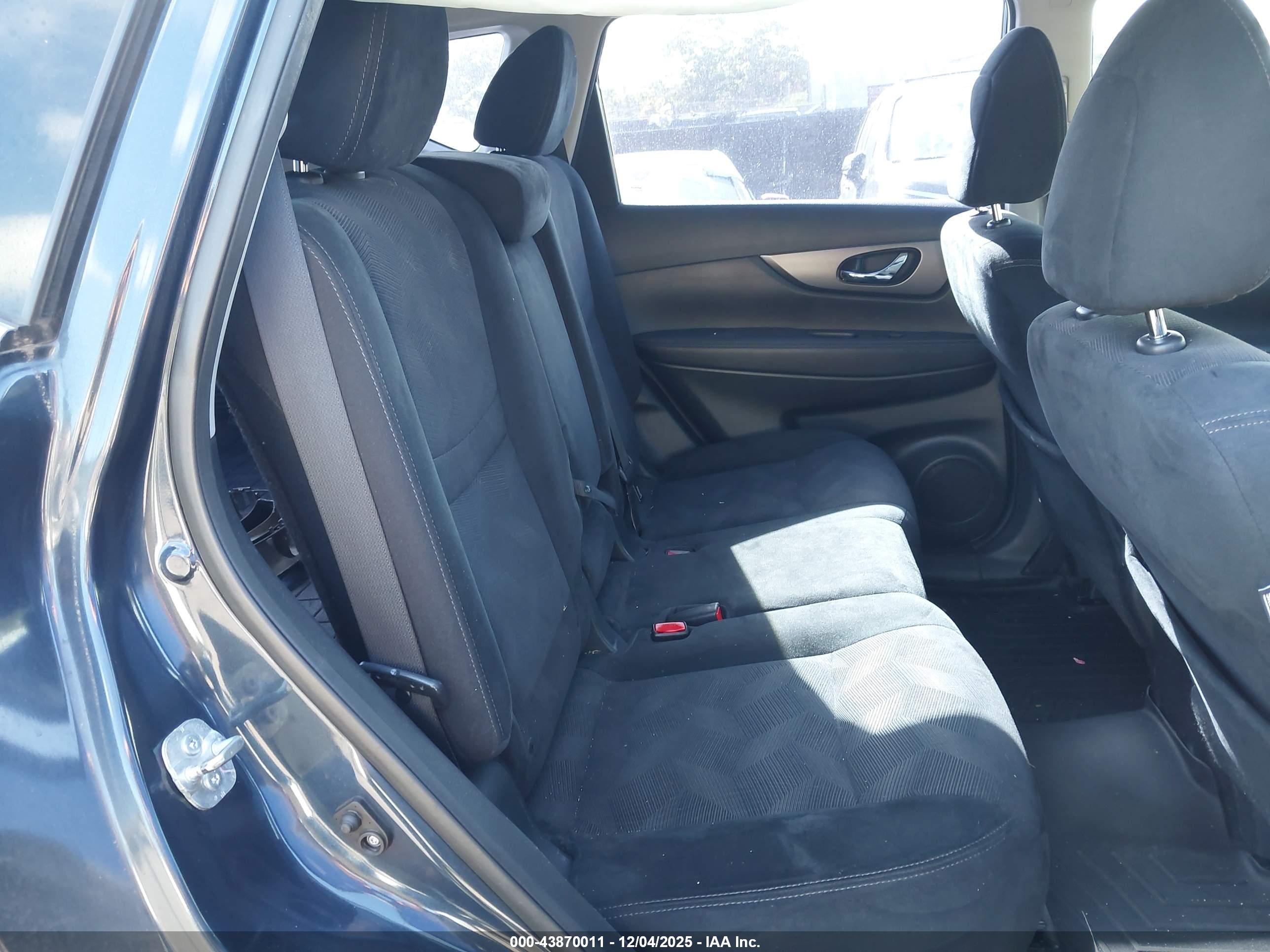 NISSAN ROGUE image 8