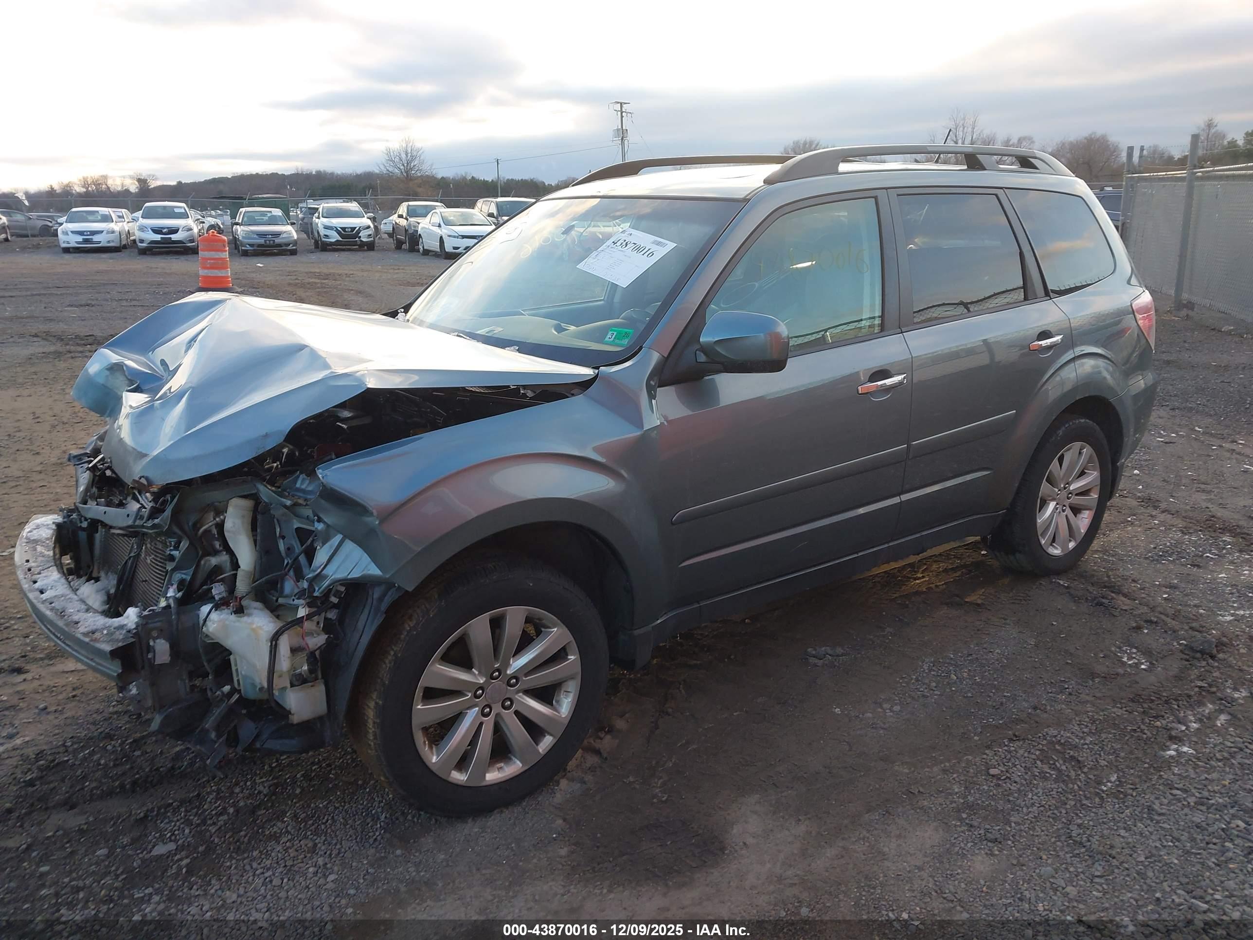 SUBARU FORESTER image 2