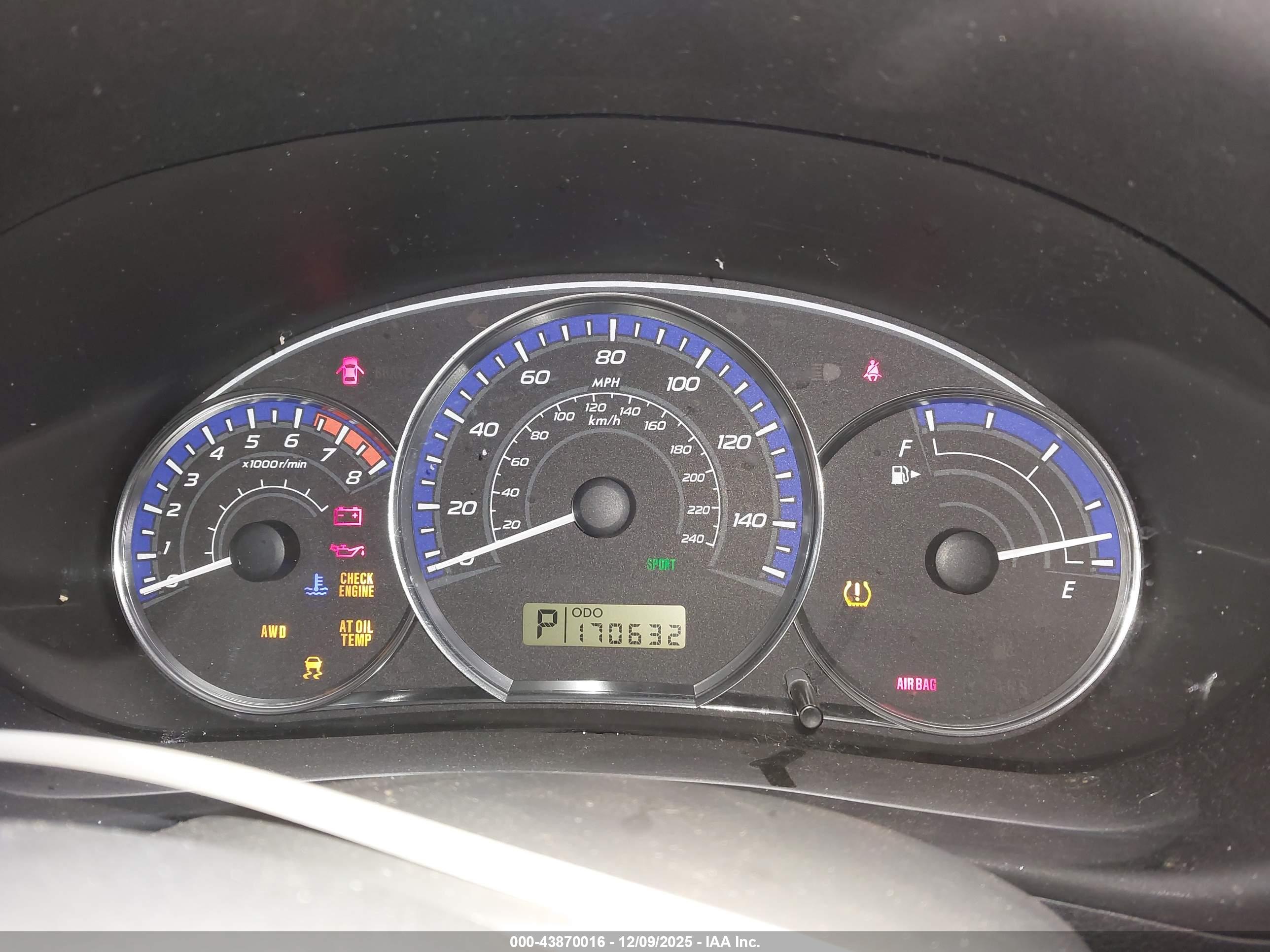 SUBARU FORESTER image 7