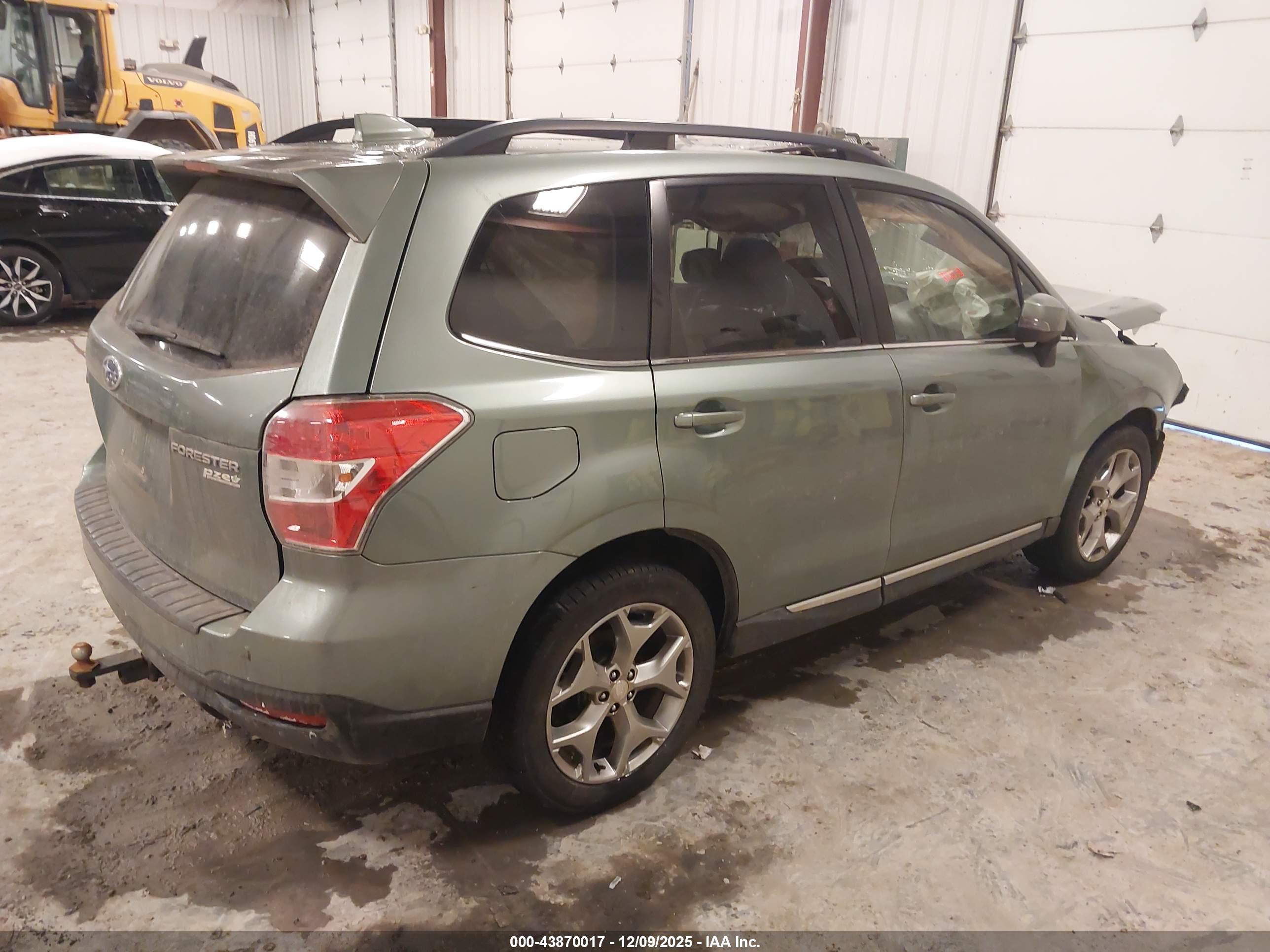 SUBARU FORESTER image 4