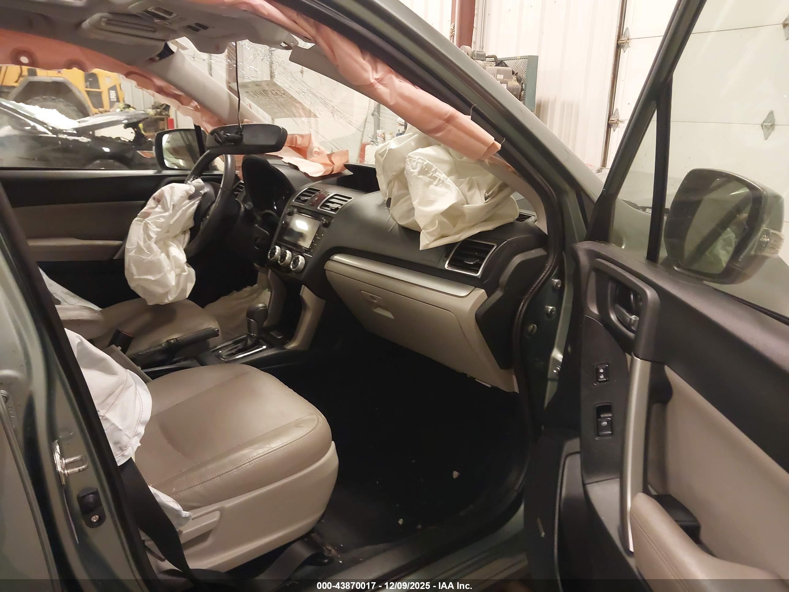 SUBARU FORESTER image 5