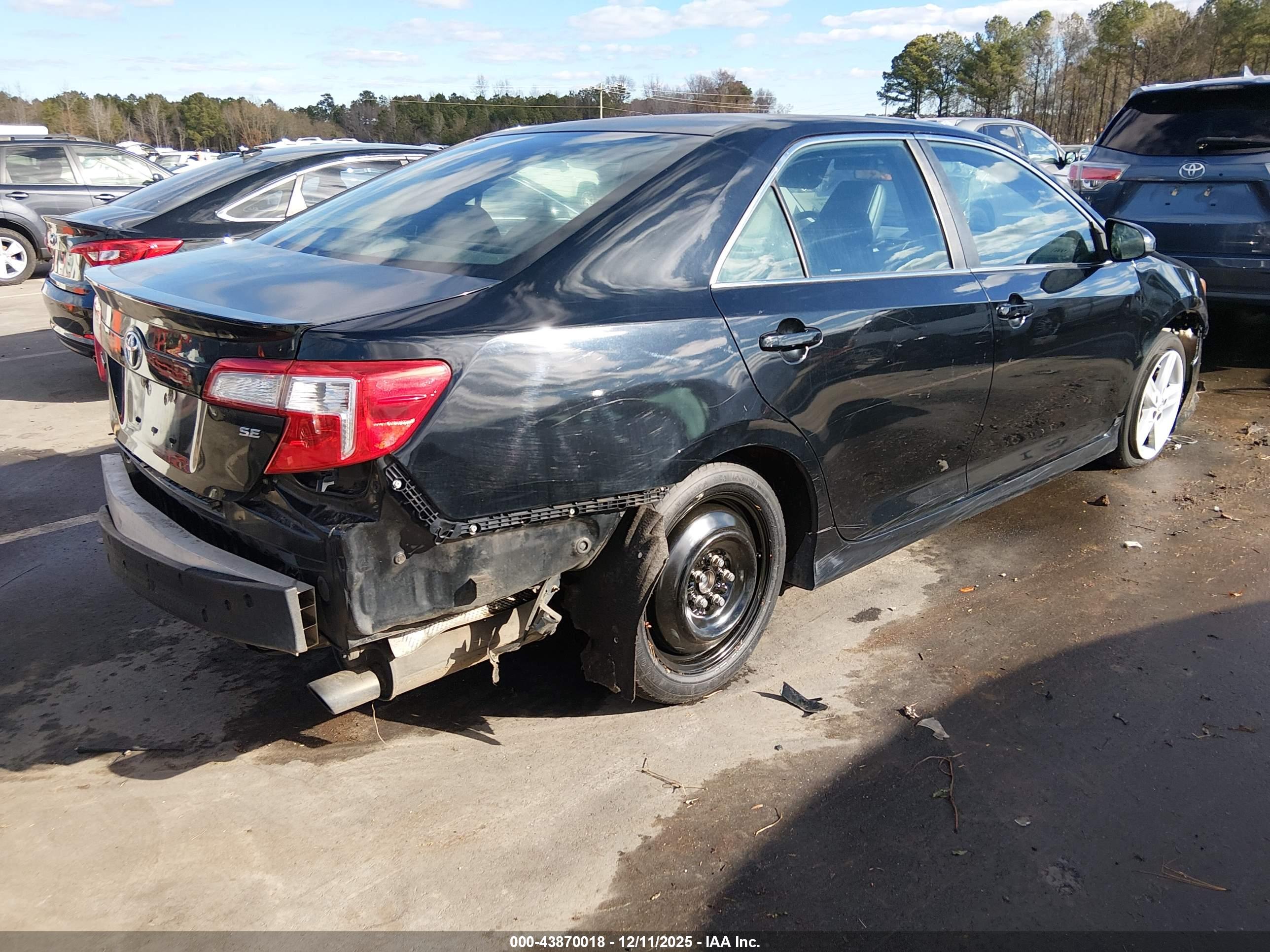 TOYOTA CAMRY image 4