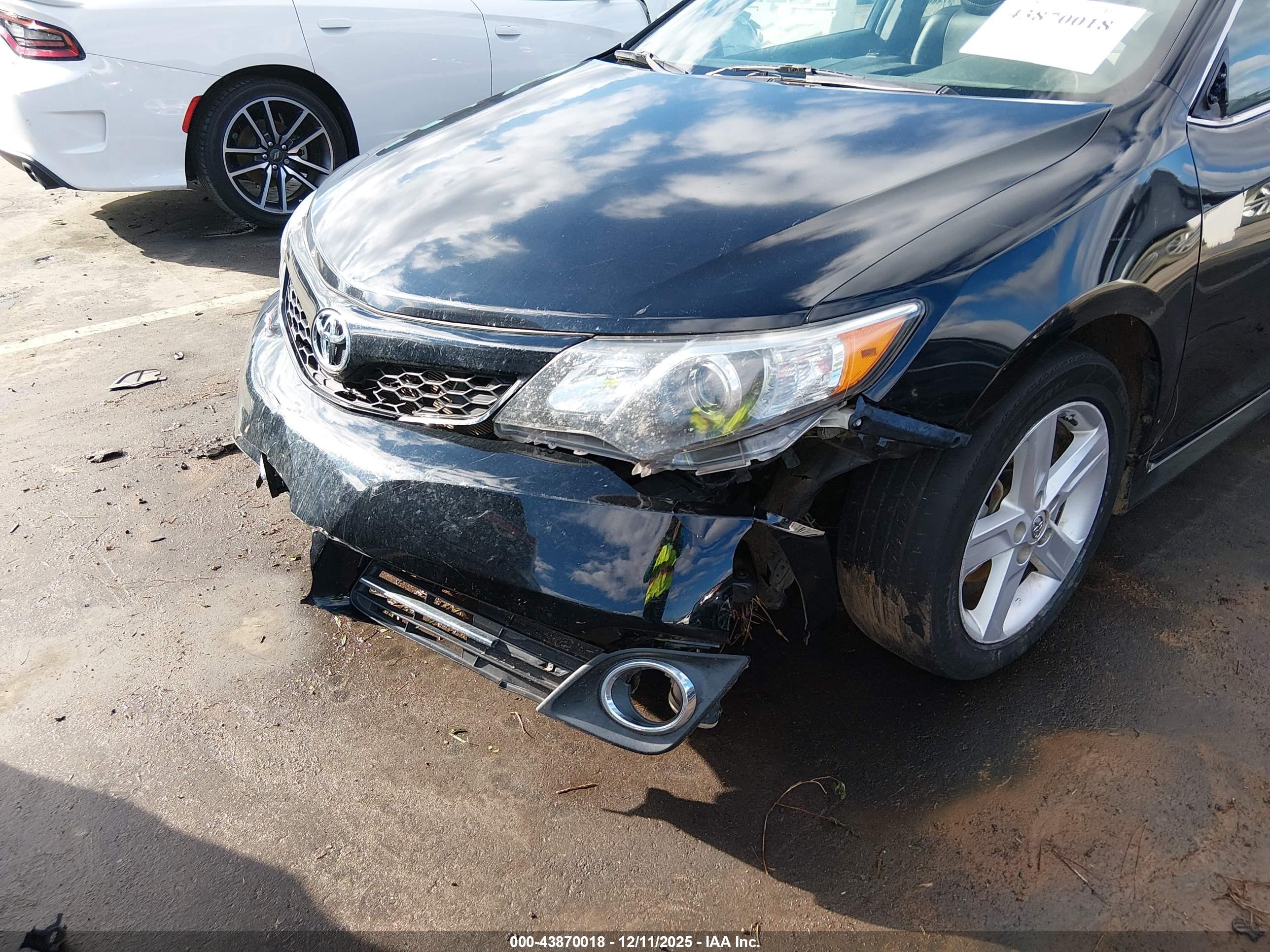 TOYOTA CAMRY image 6