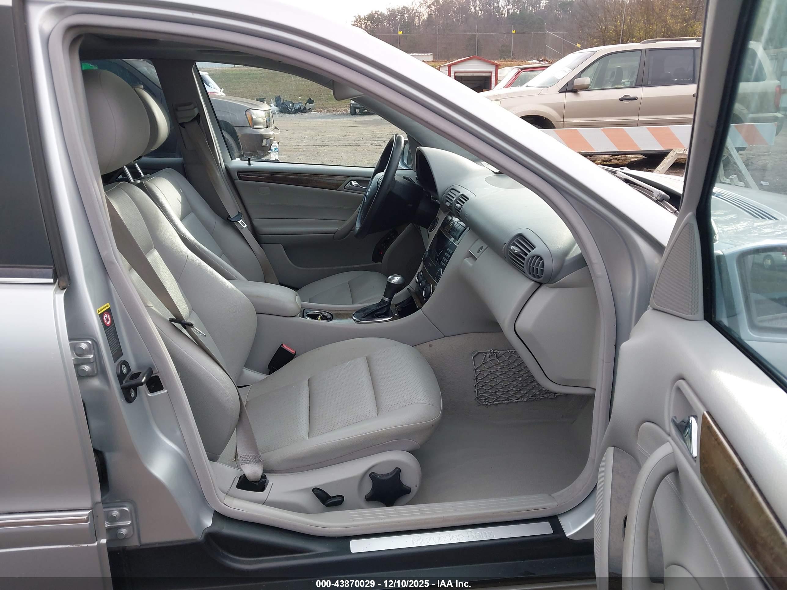 MERCEDES-BENZ C image 5
