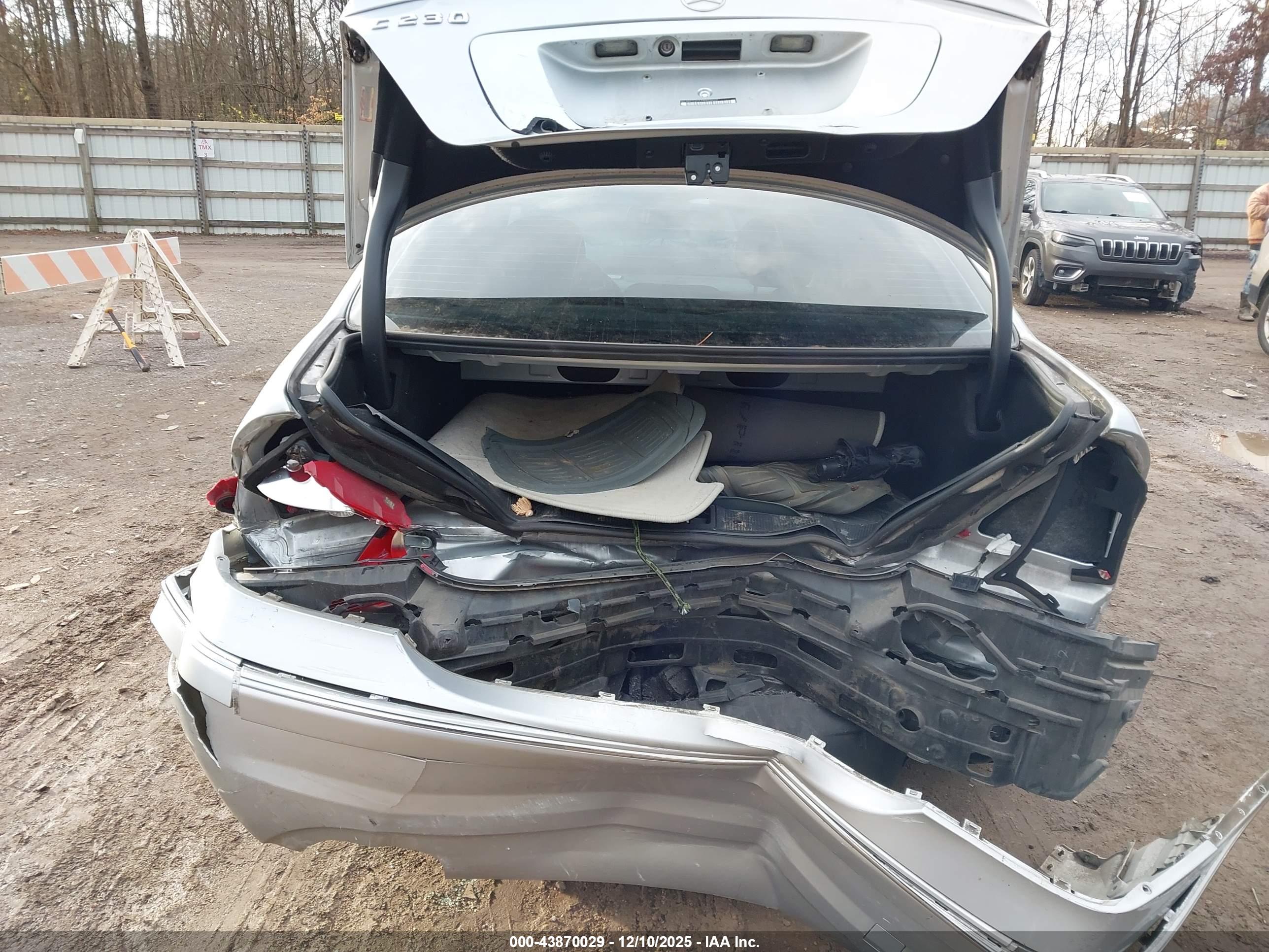 MERCEDES-BENZ C image 6
