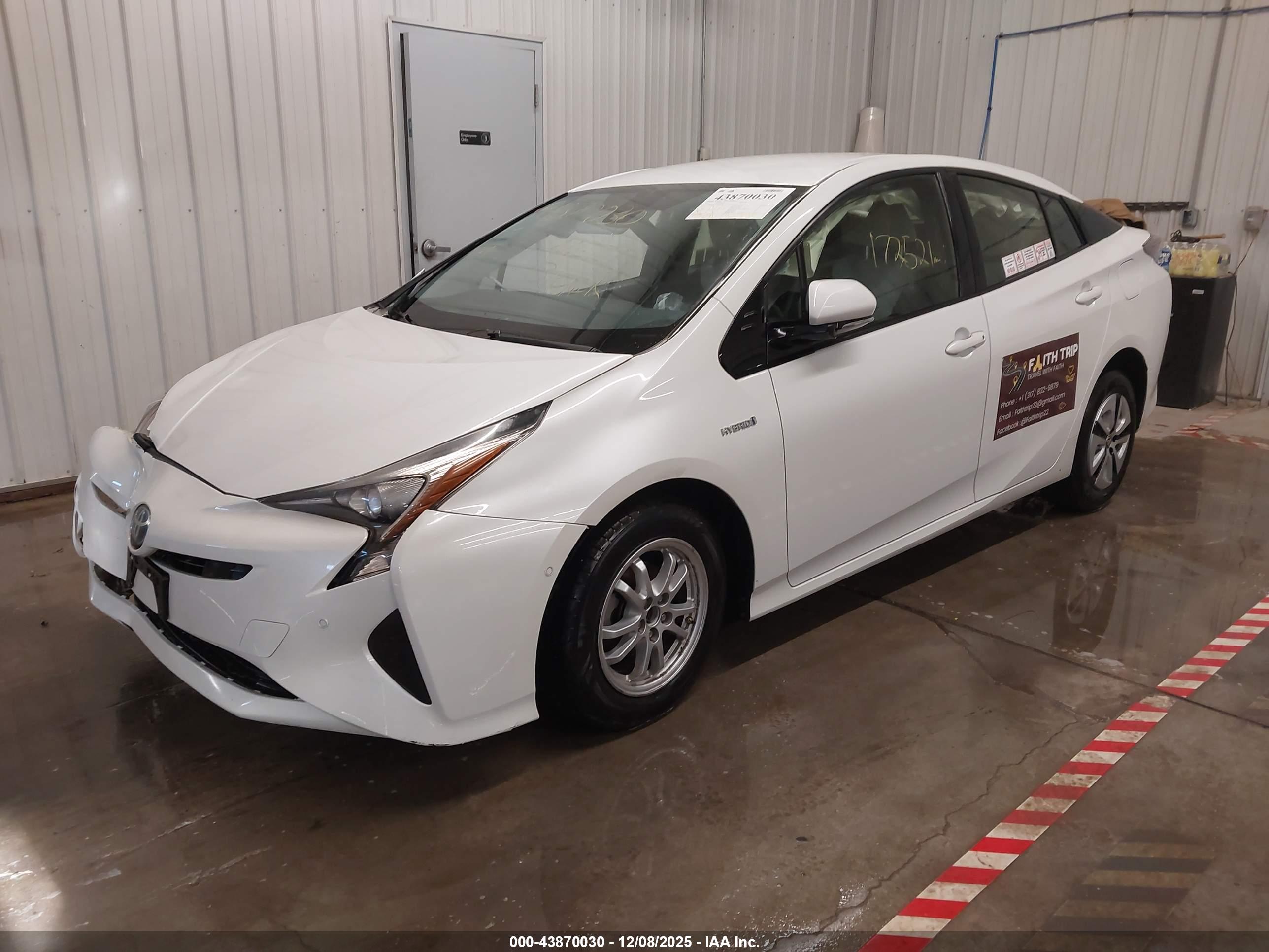 TOYOTA PRIUS image 2