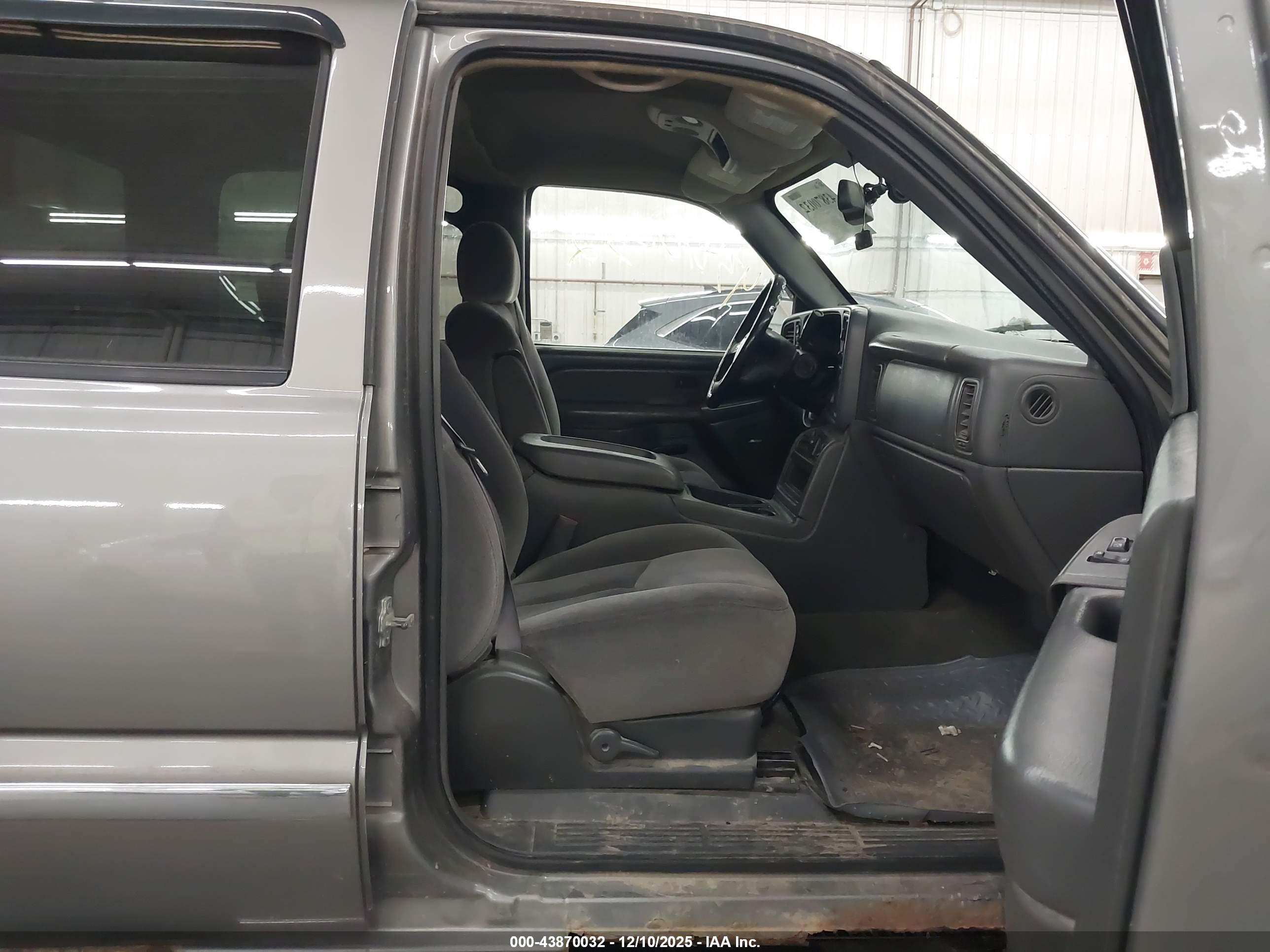 GMC SIERRA image 5