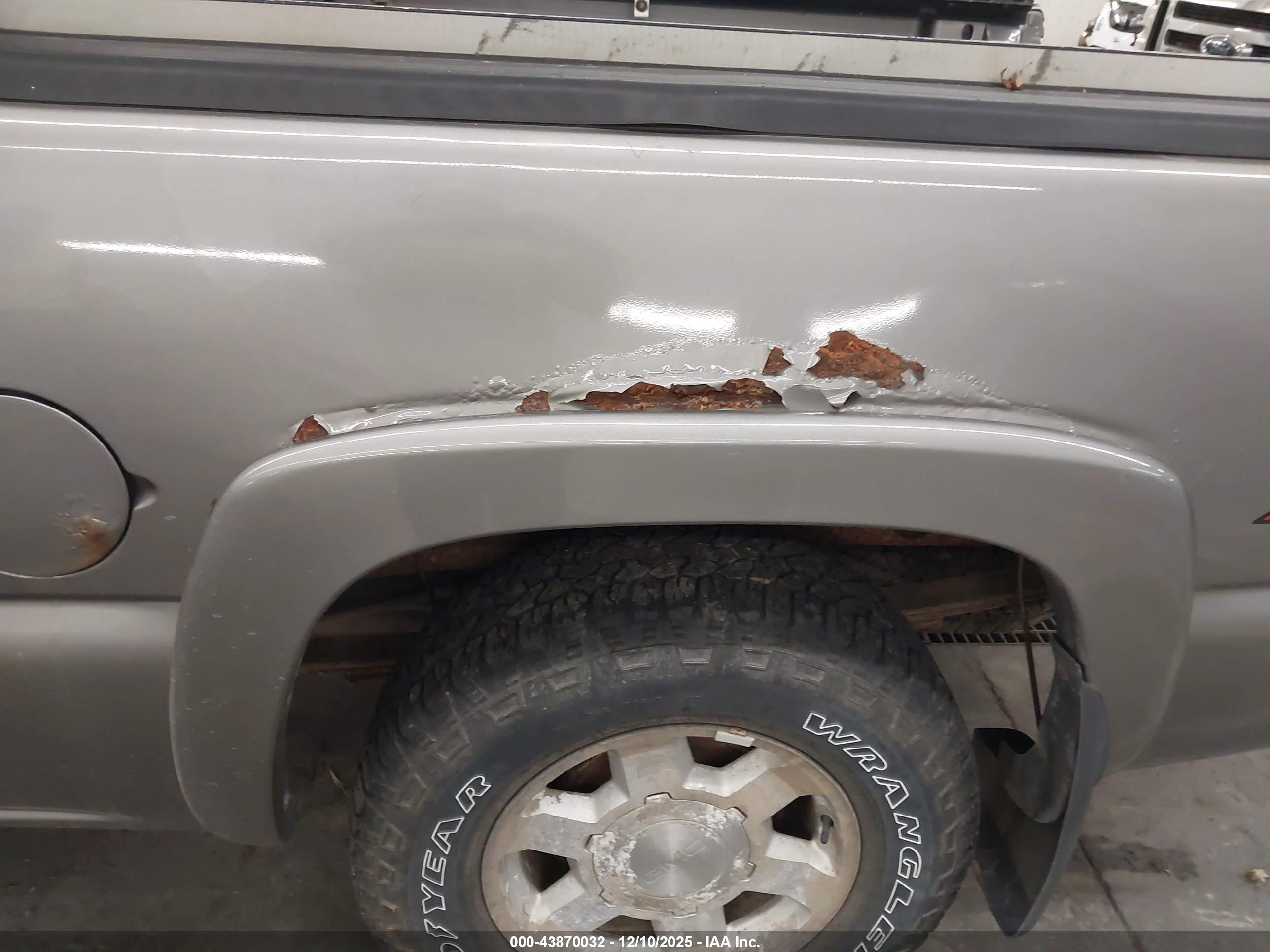 GMC SIERRA image 6