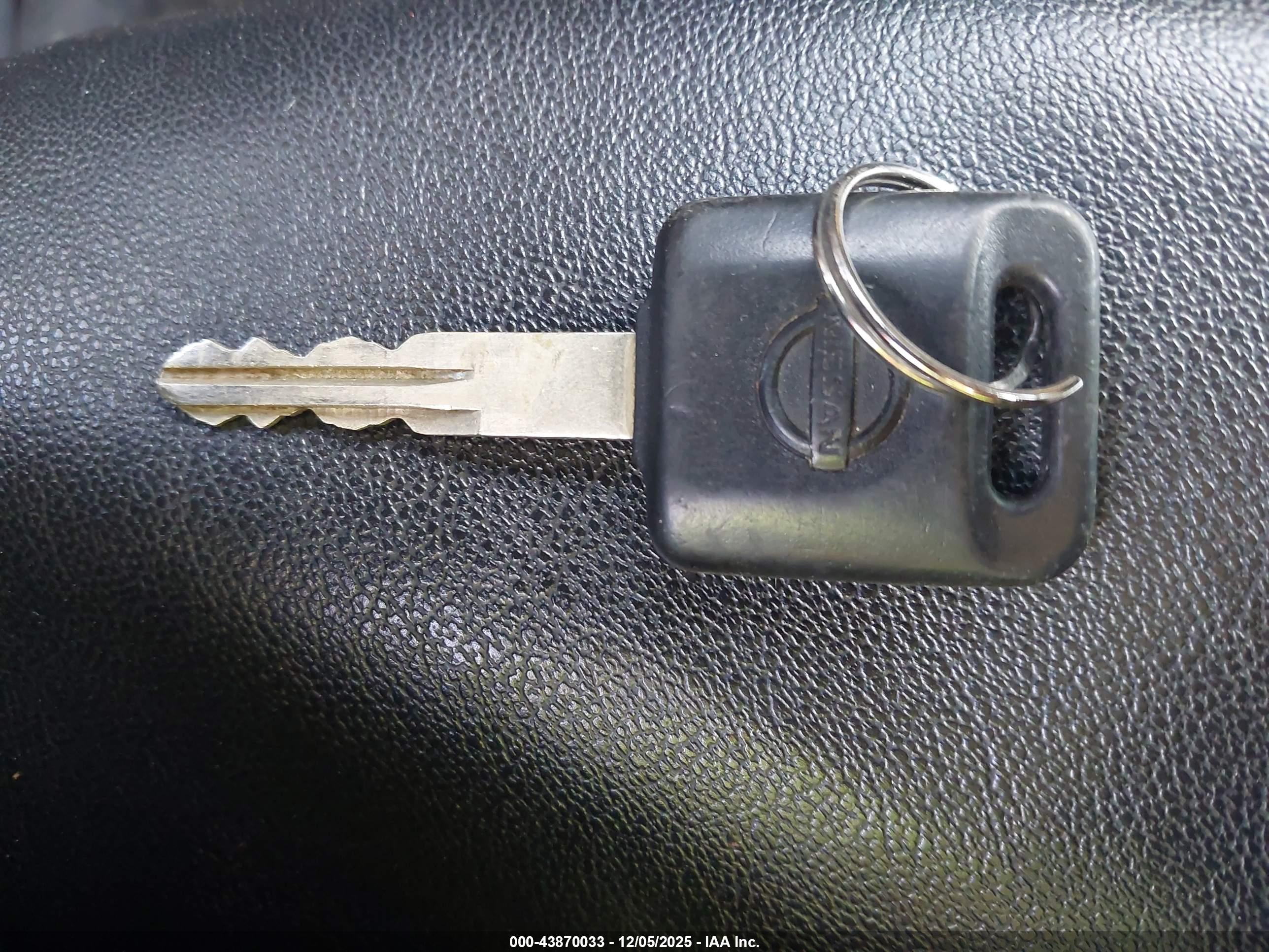 NISSAN VERSA image 11