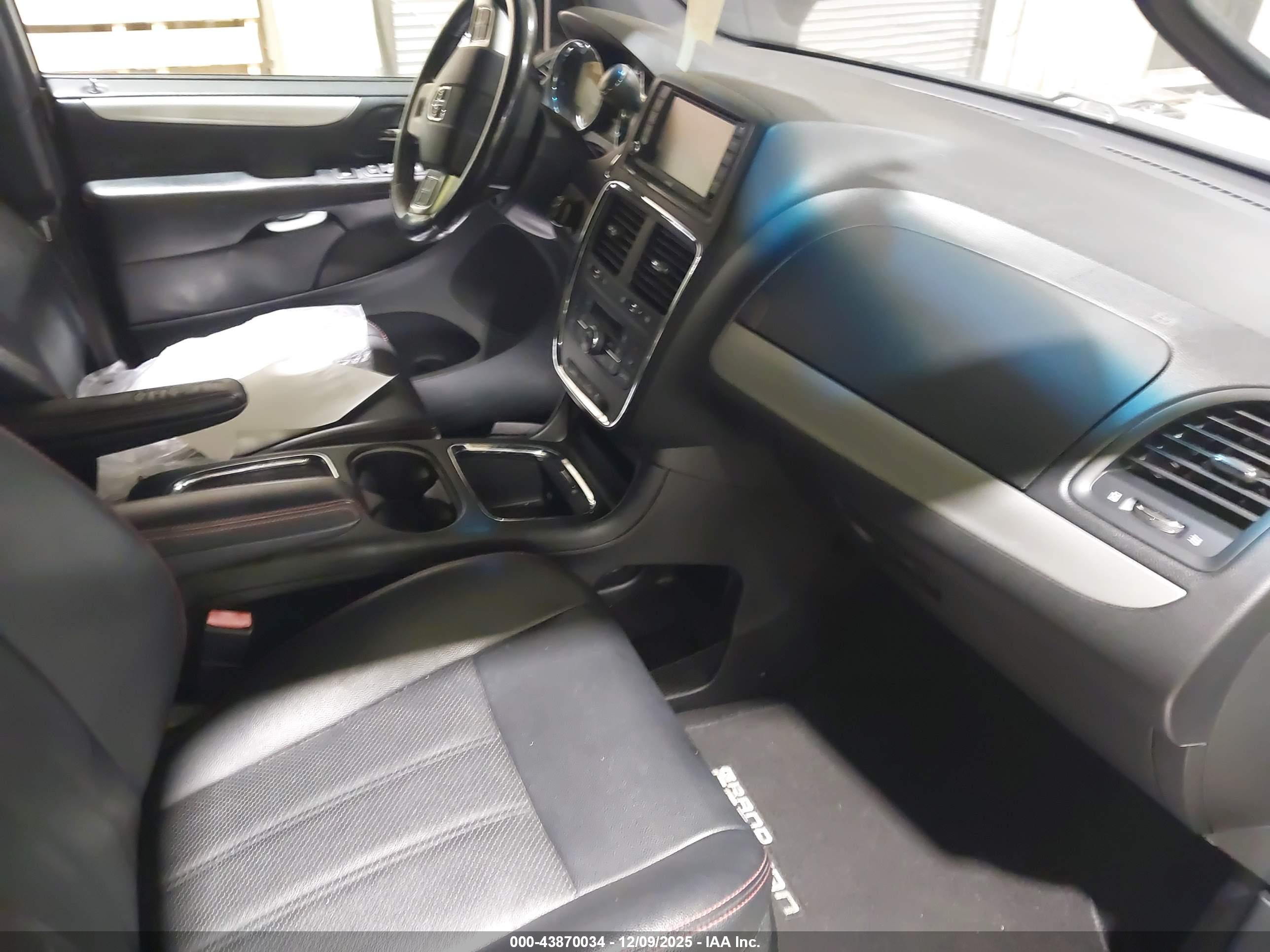 DODGE GRAND image 5