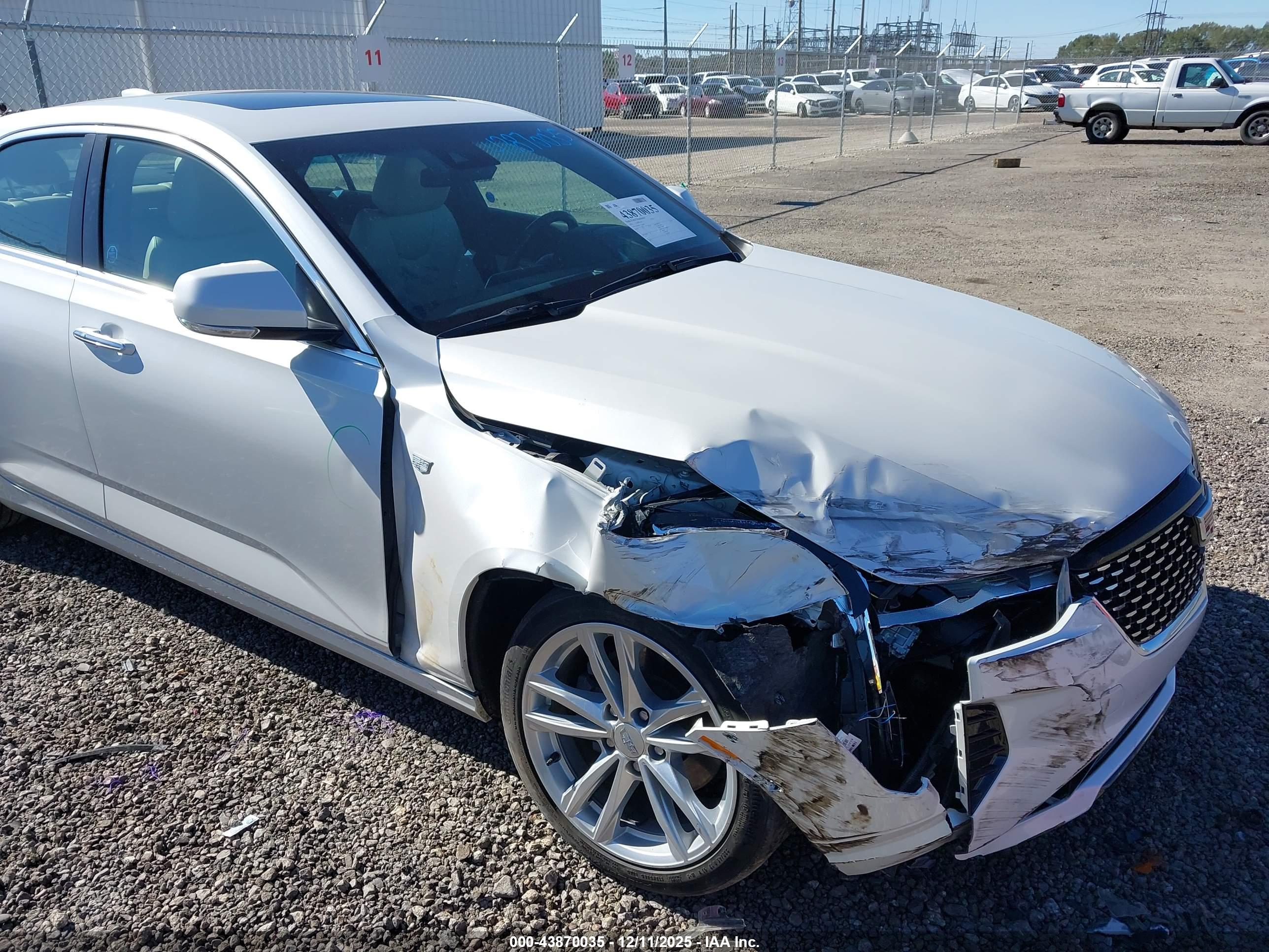 CADILLAC CT4 image 6