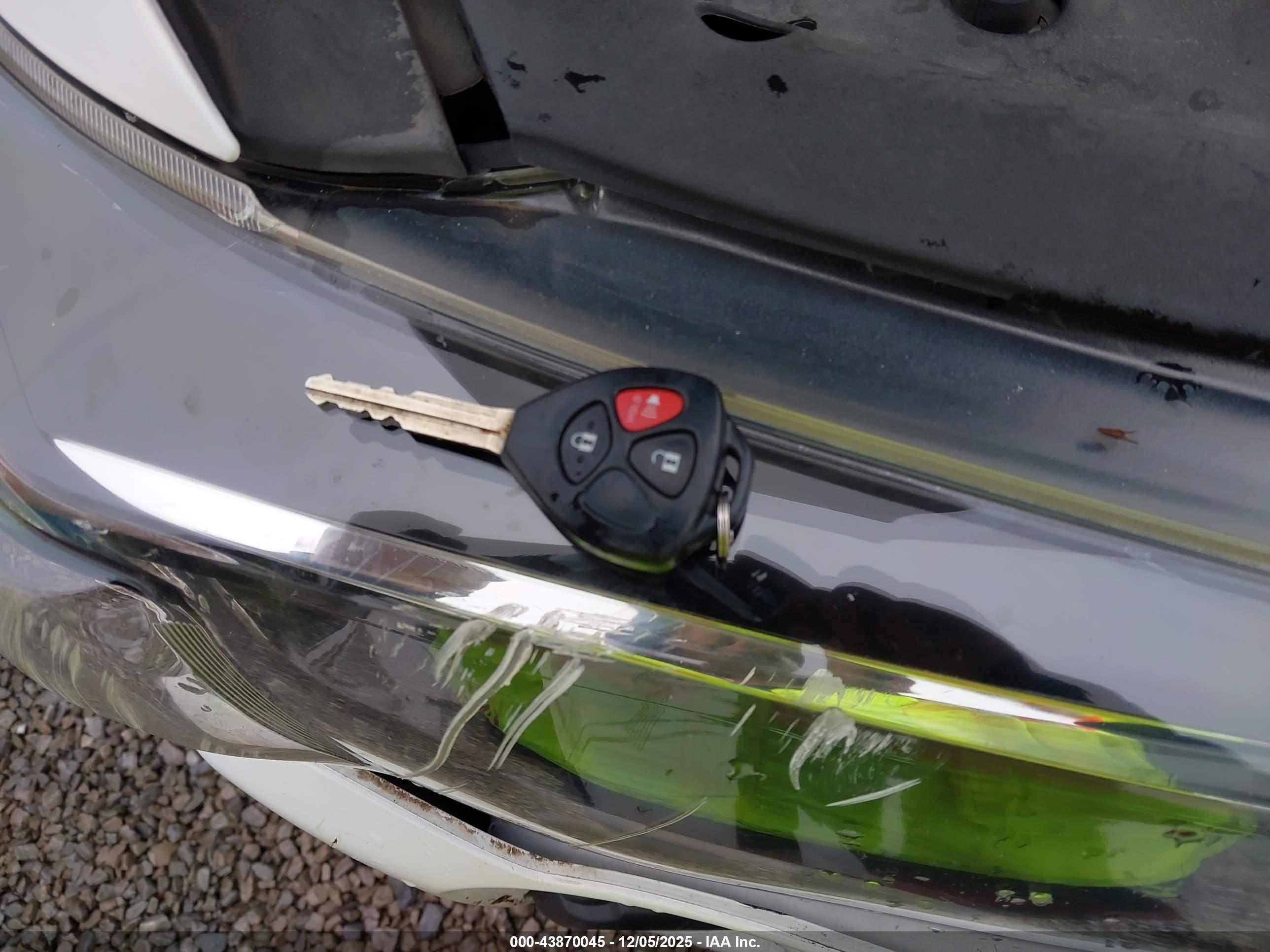 TOYOTA 4RUNNER image 11