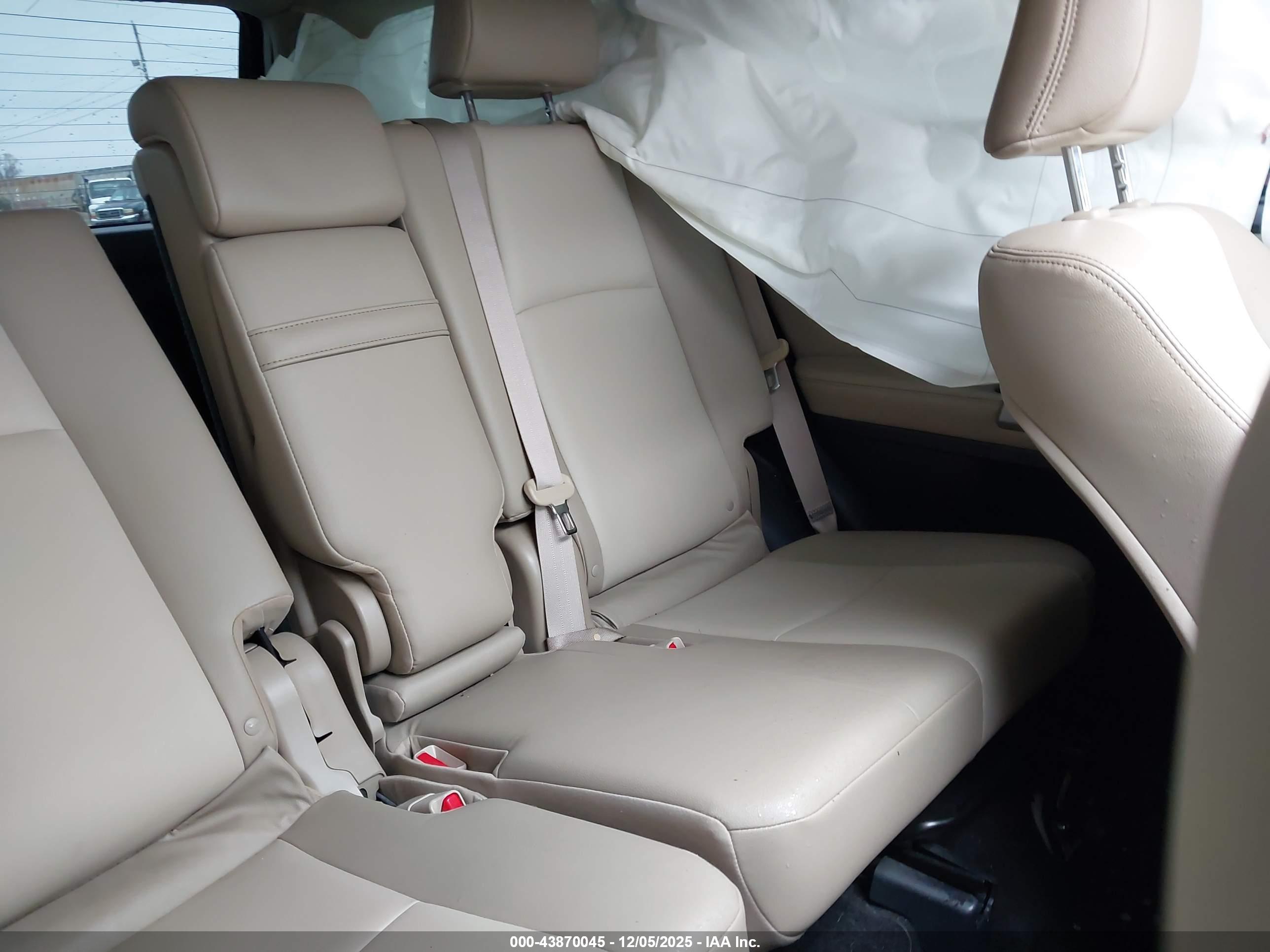 TOYOTA 4RUNNER image 8