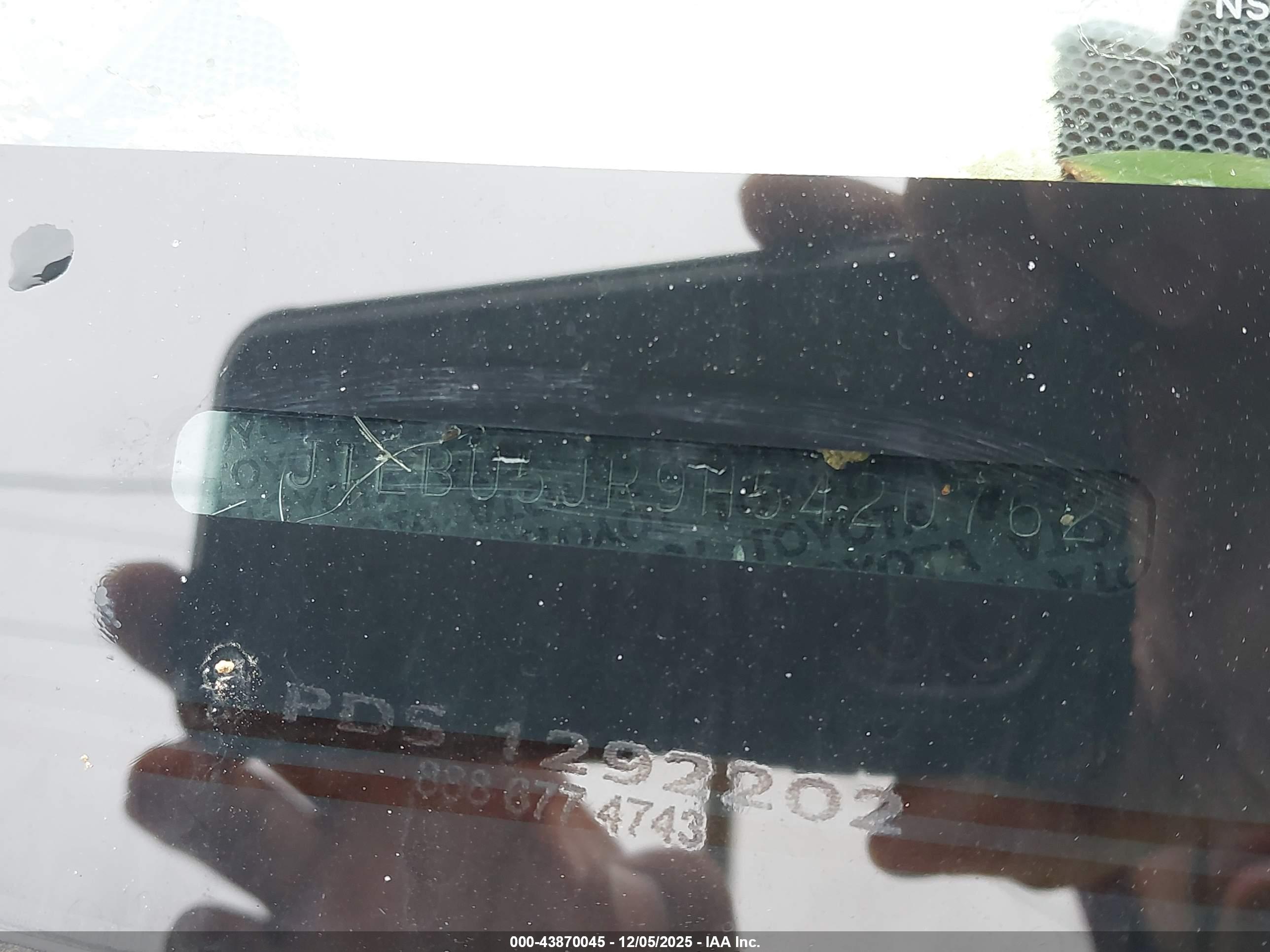 TOYOTA 4RUNNER image 9