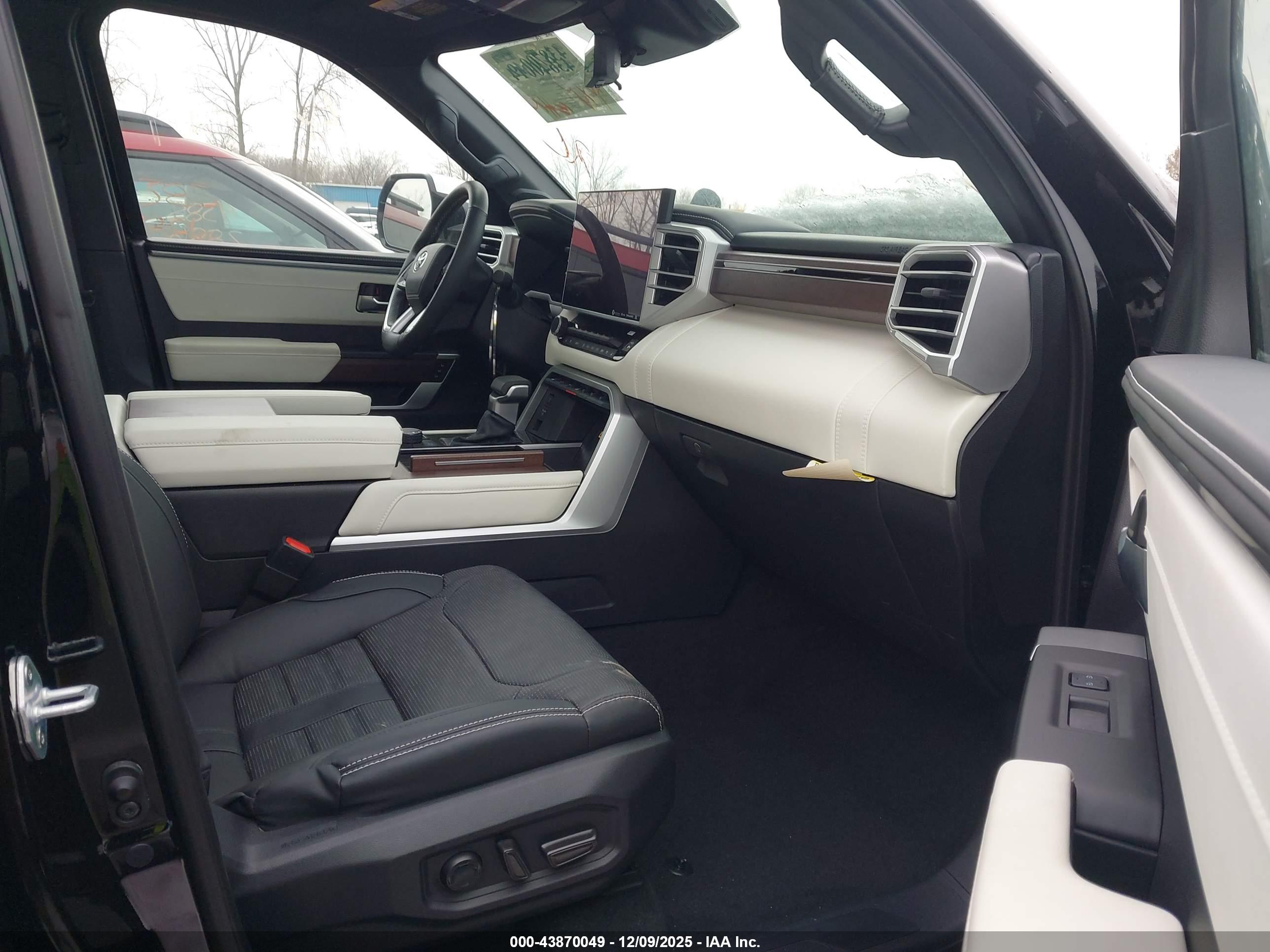 TOYOTA TUNDRA image 5