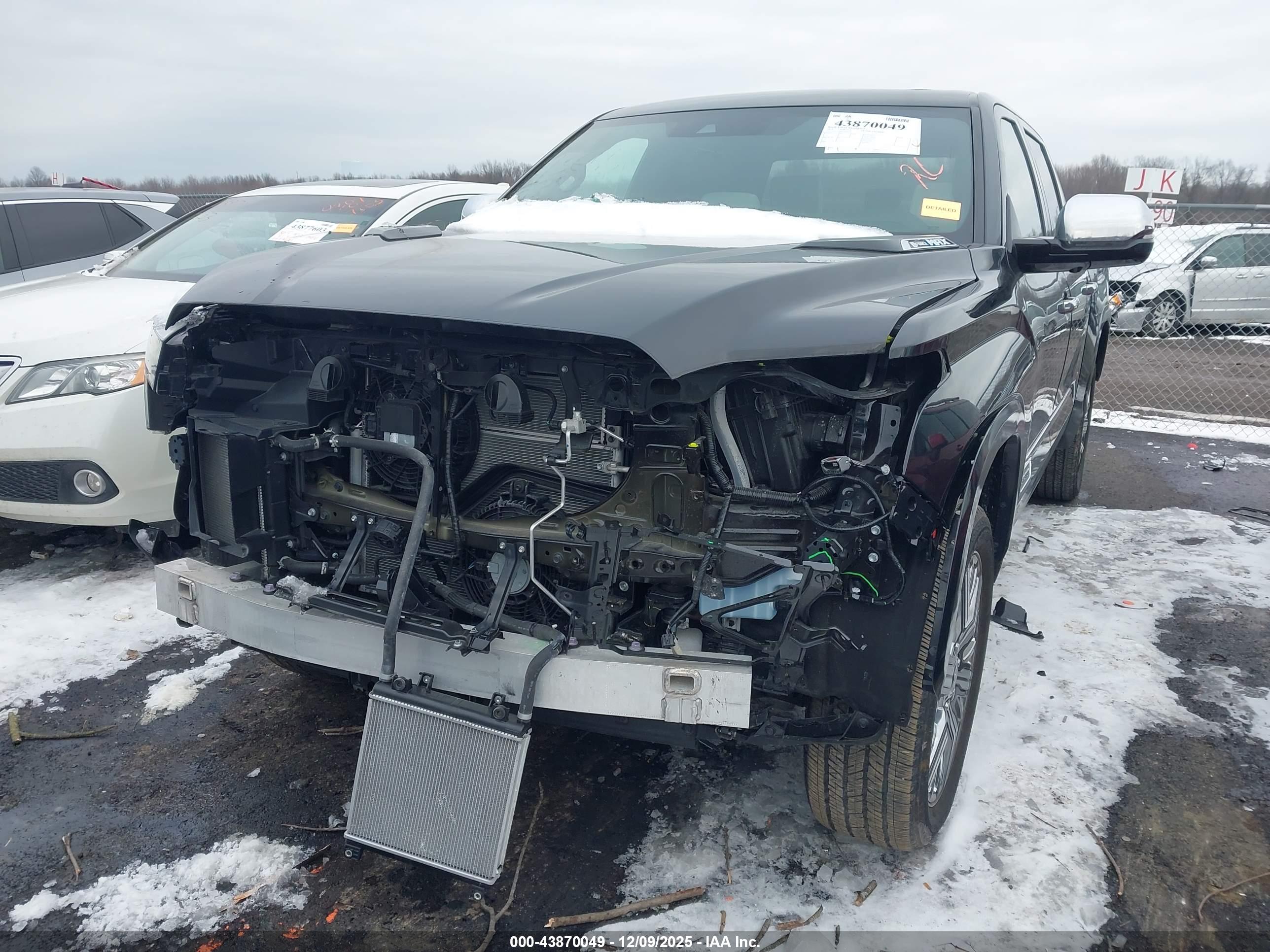 TOYOTA TUNDRA image 6
