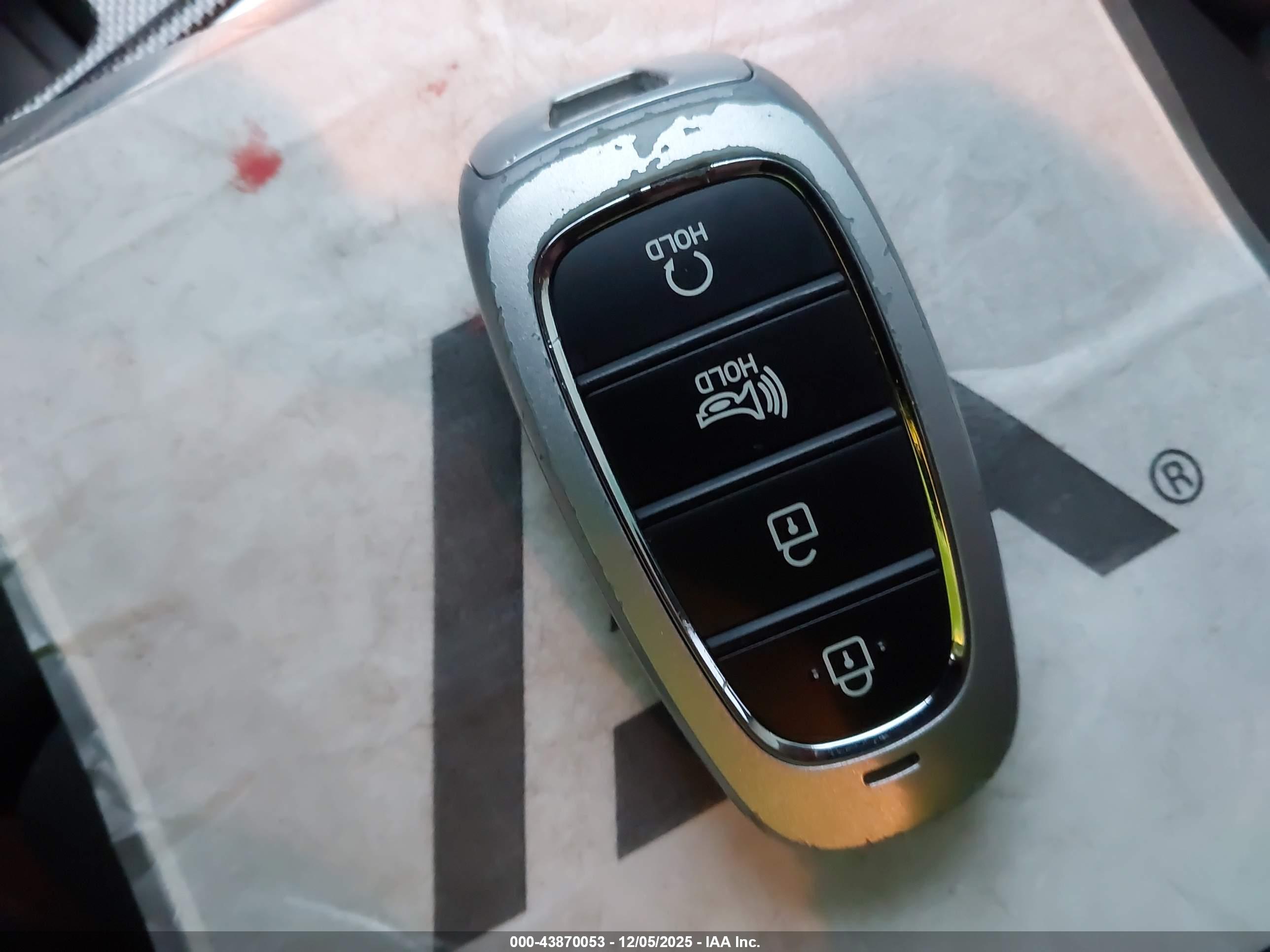 HYUNDAI SANTA image 11