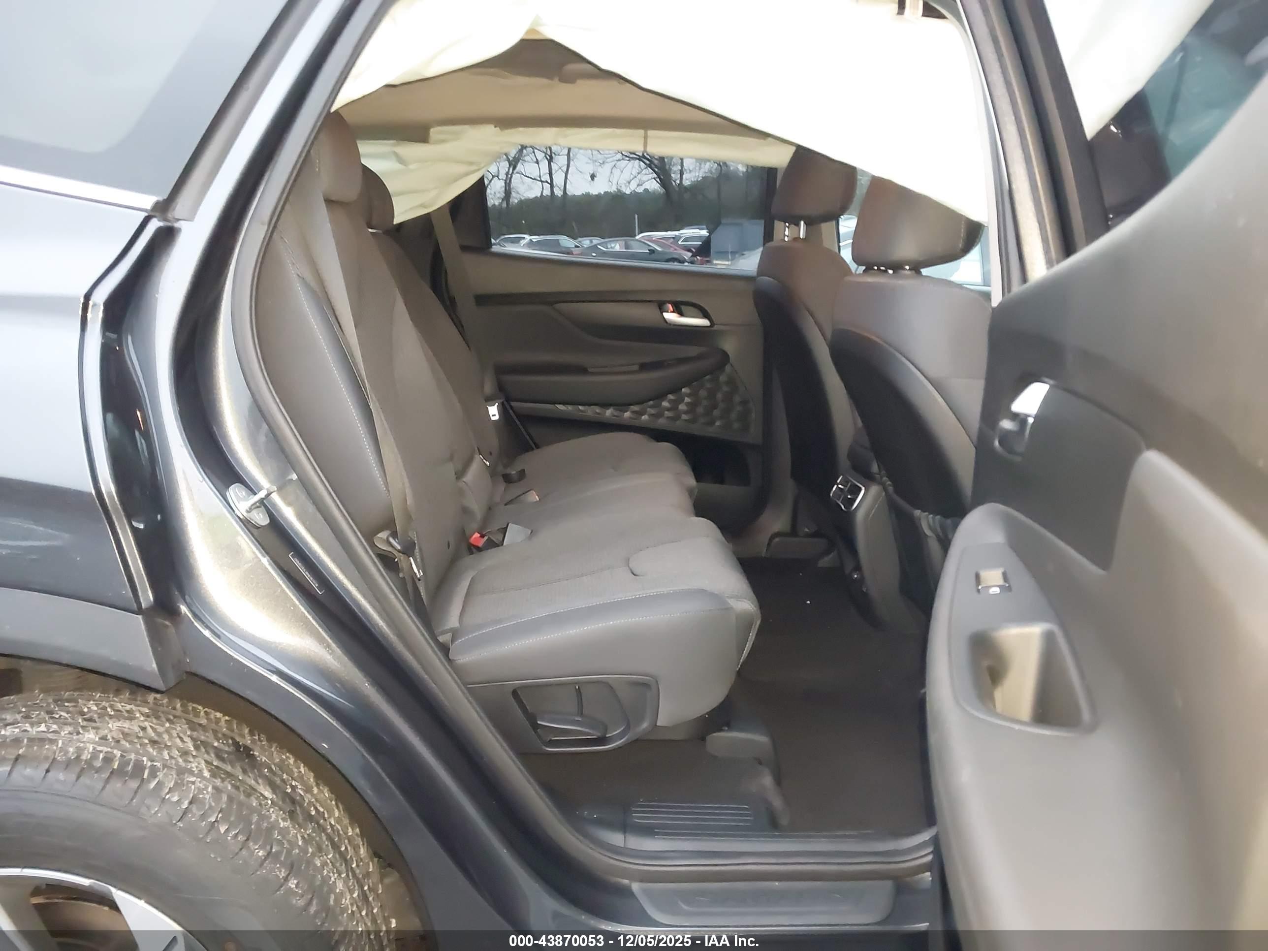 HYUNDAI SANTA image 8