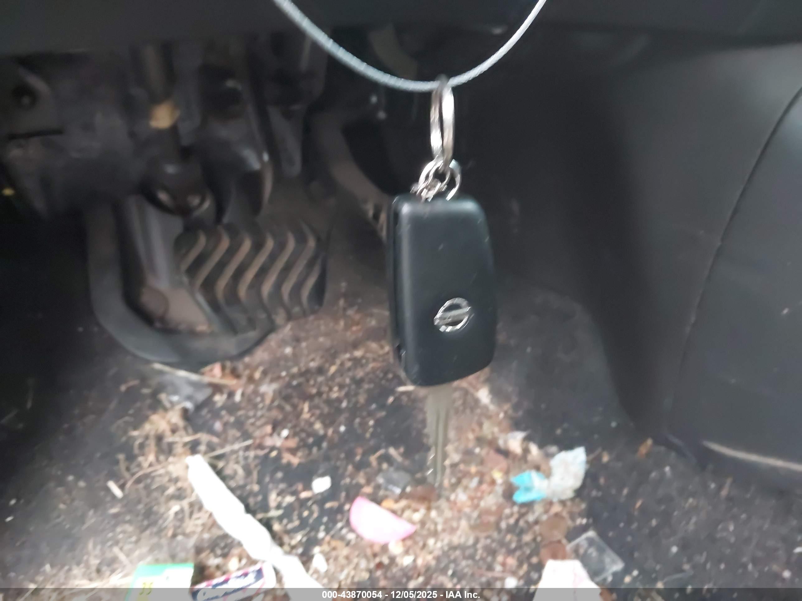 NISSAN ROGUE image 11