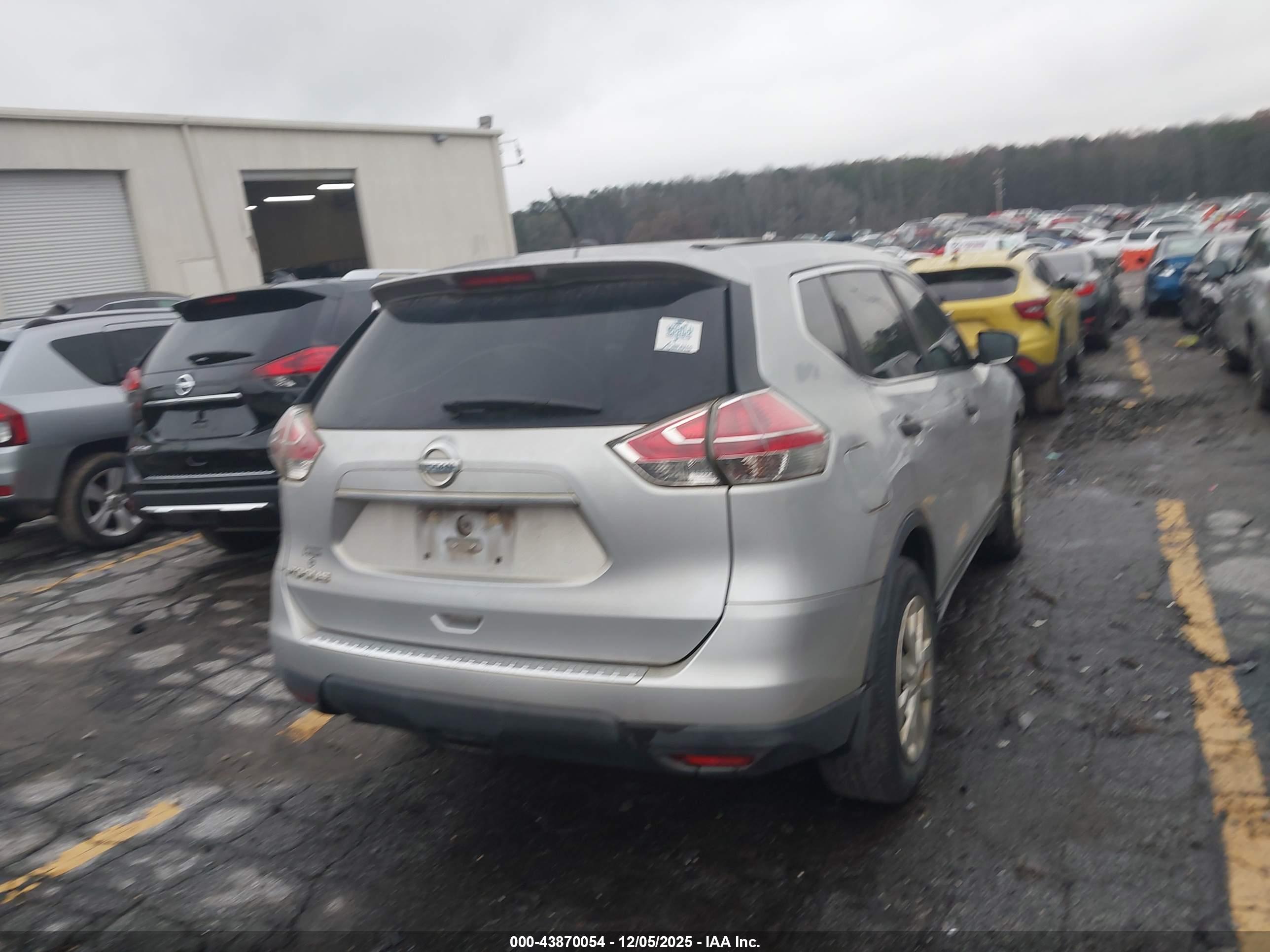 NISSAN ROGUE image 4