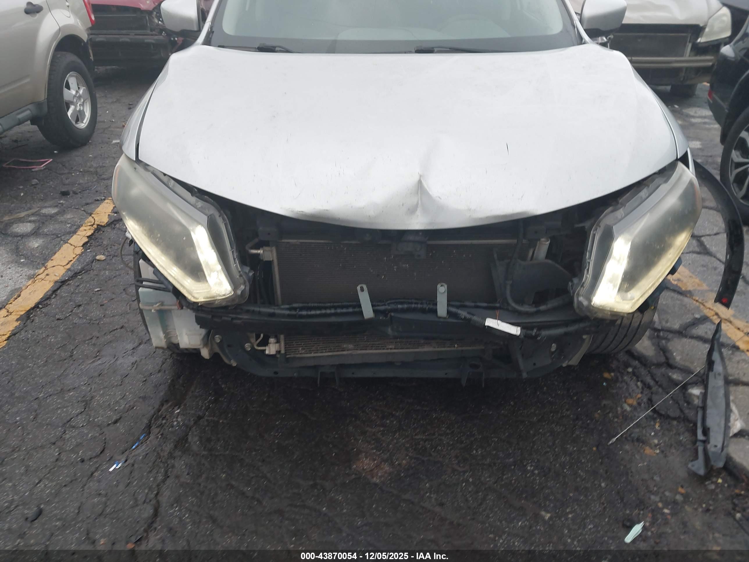NISSAN ROGUE image 6