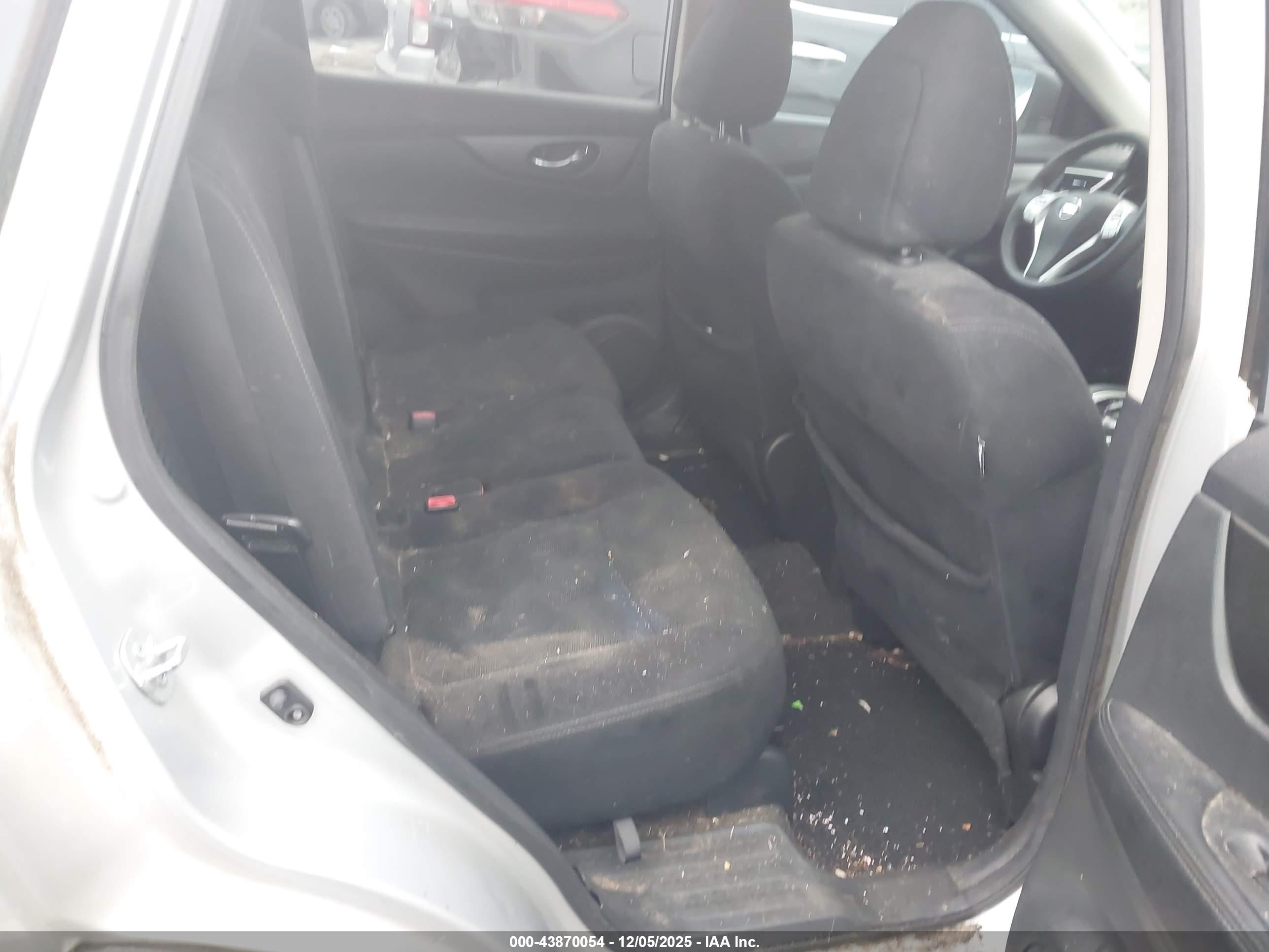 NISSAN ROGUE image 8