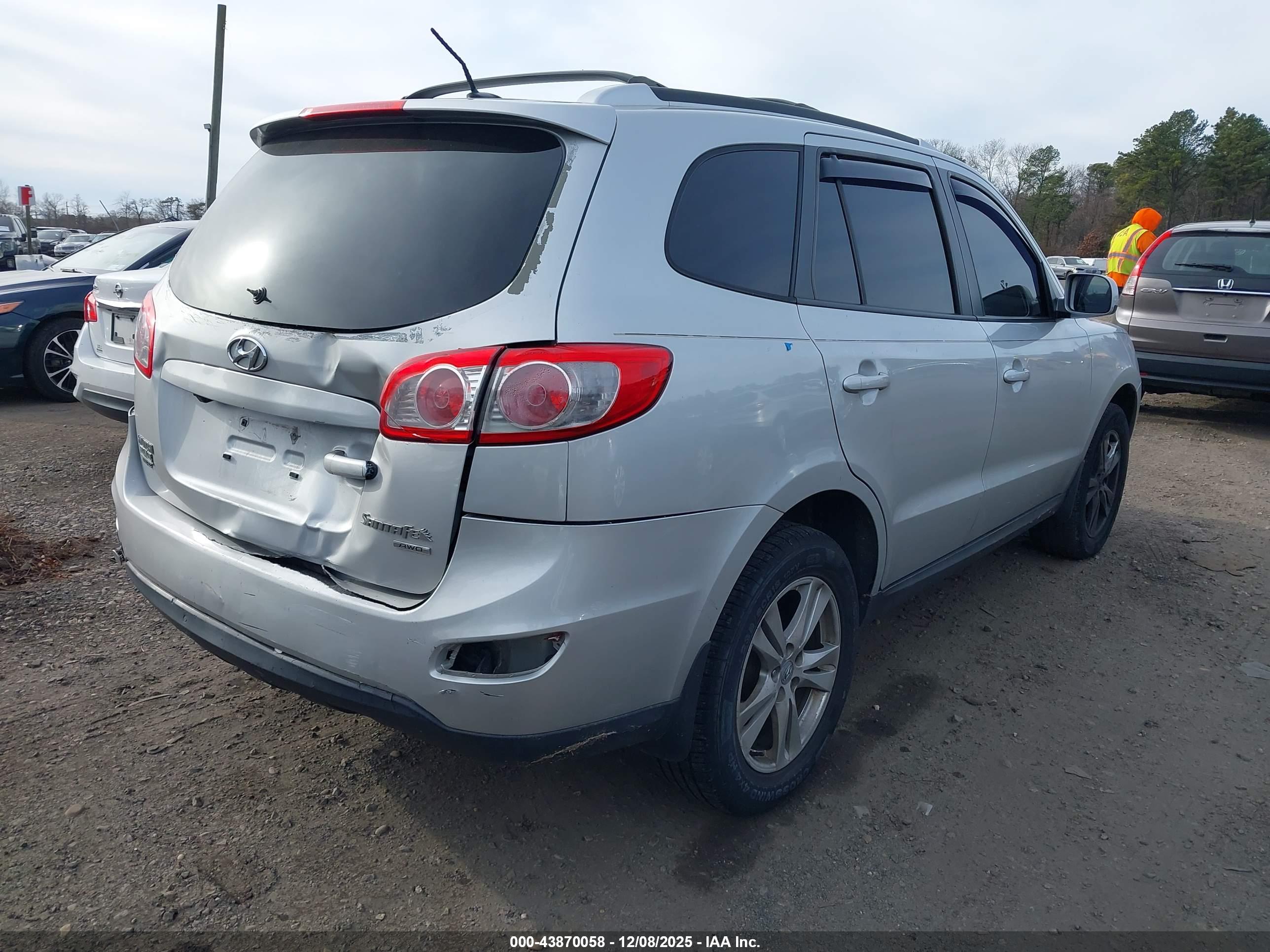 HYUNDAI SANTA image 4