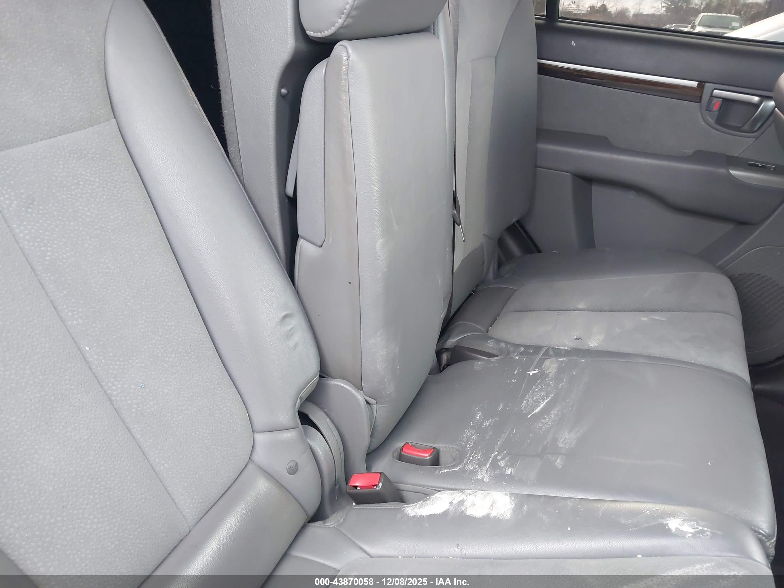 HYUNDAI SANTA image 8