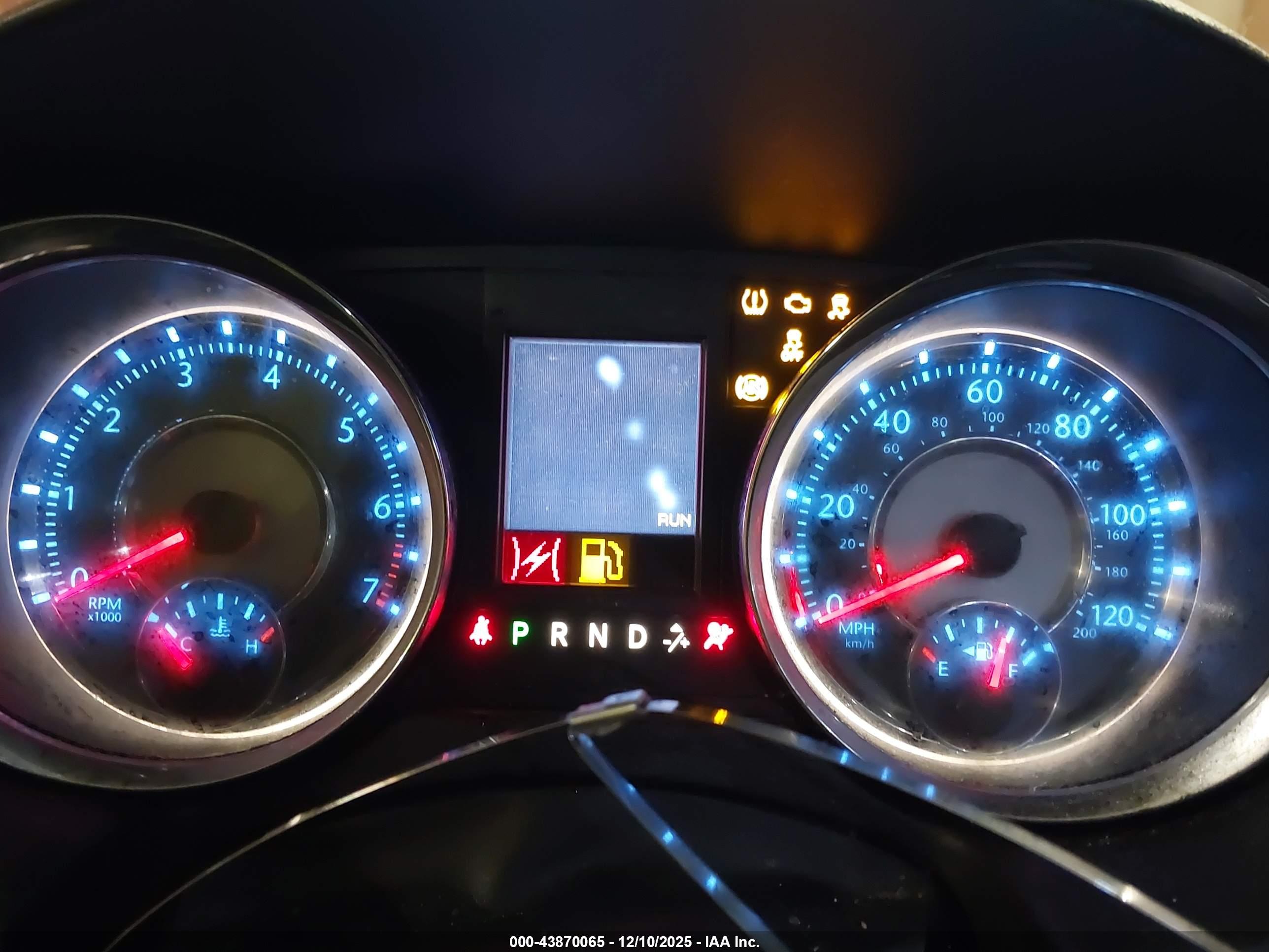 CHRYSLER TOWN image 7