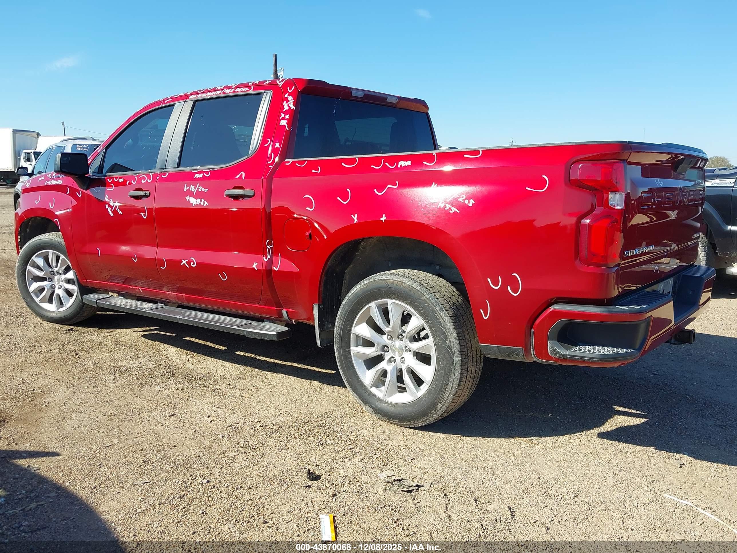 CHEVROLET SILVERADO image 3