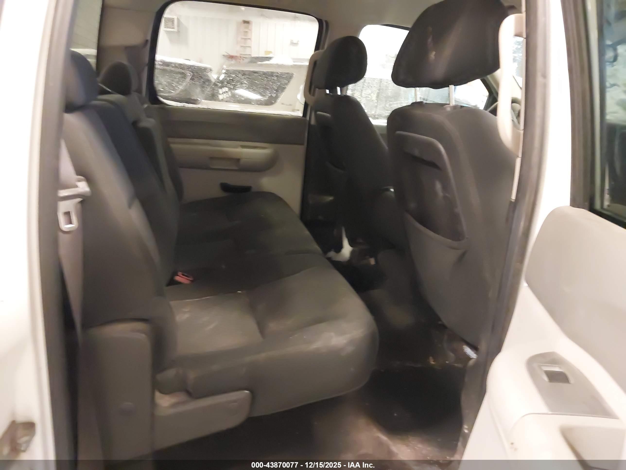 GMC SIERRA image 8