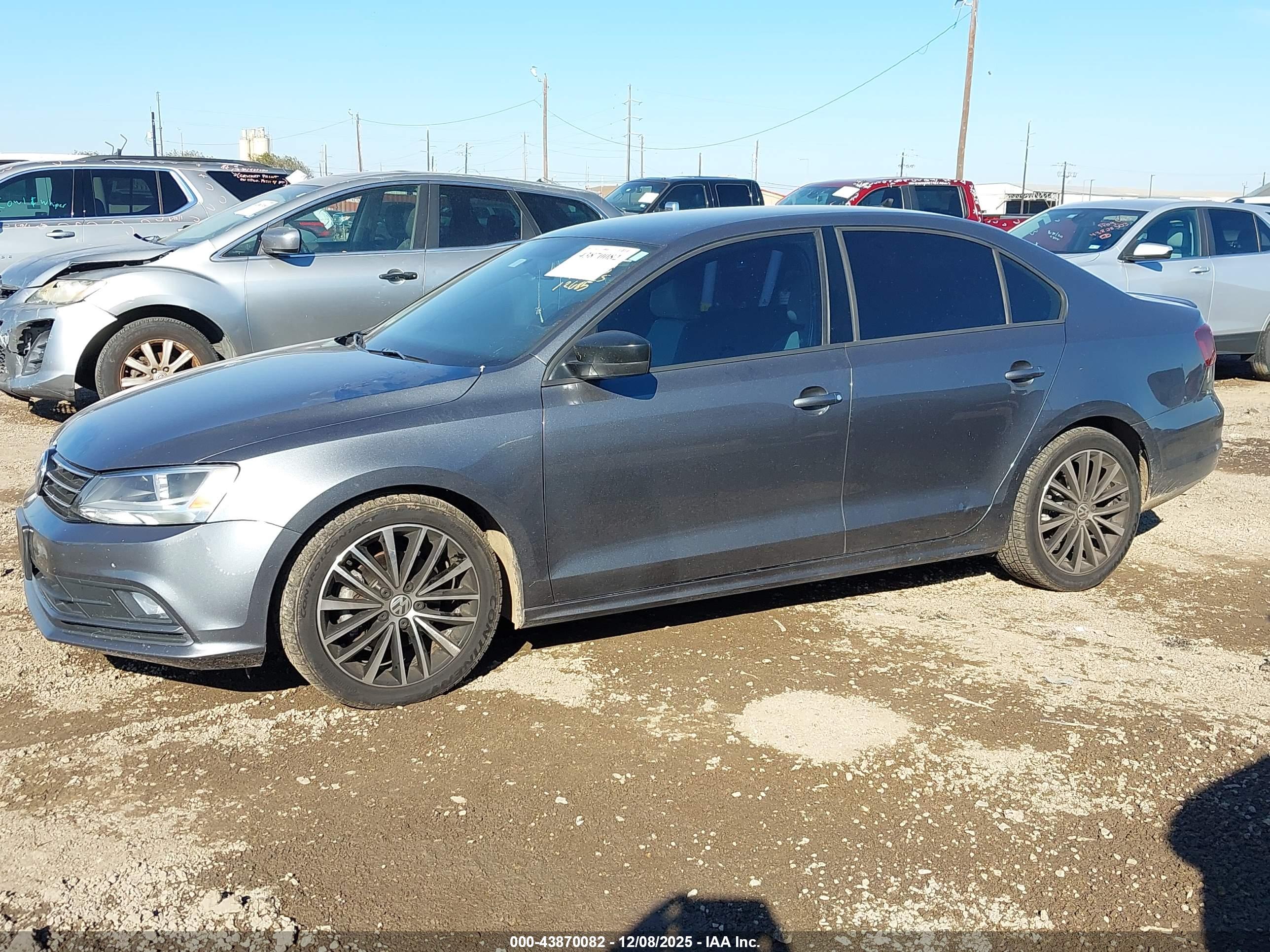 VOLKSWAGEN JETTA image 2