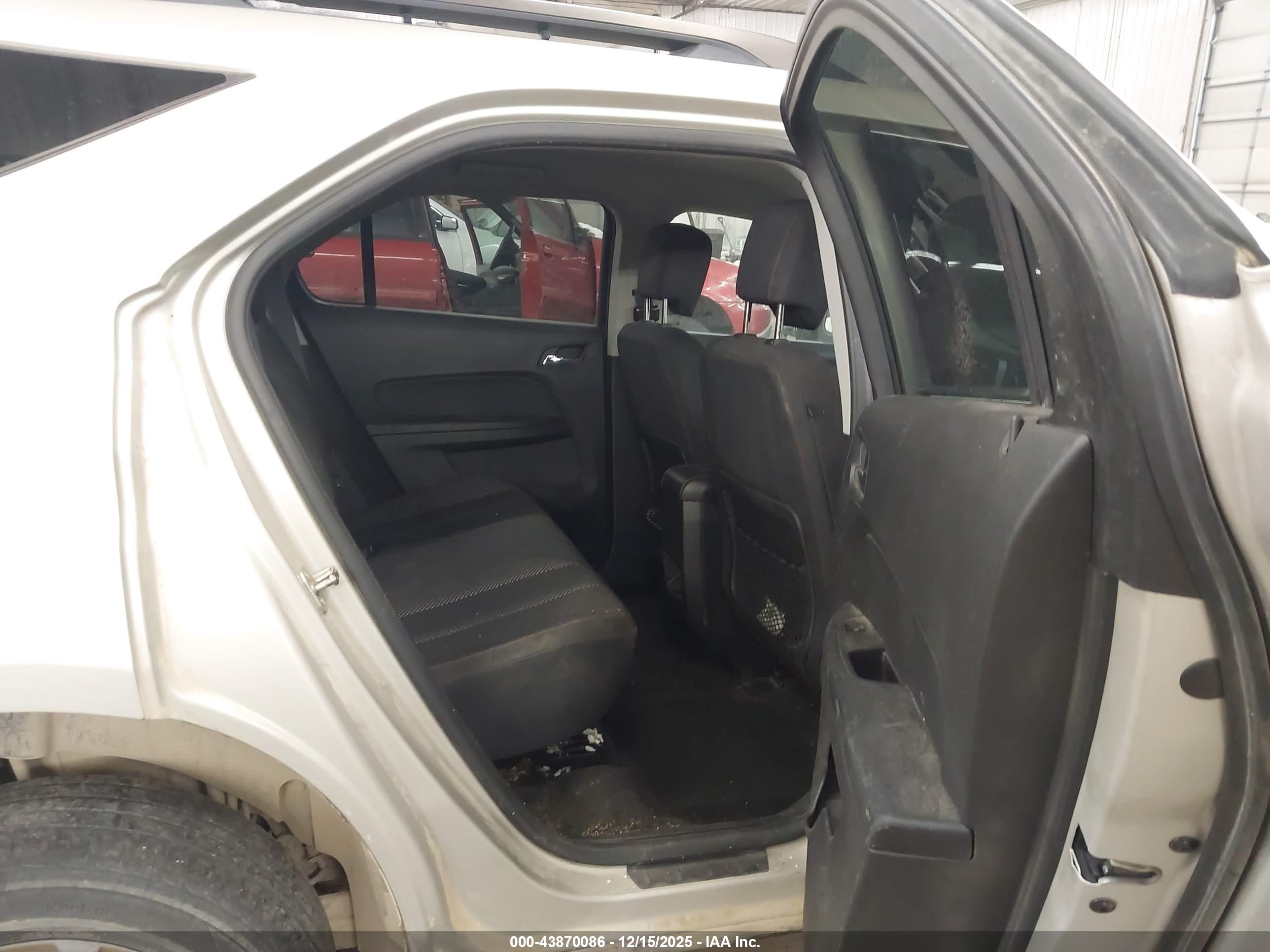 CHEVROLET EQUINOX image 8