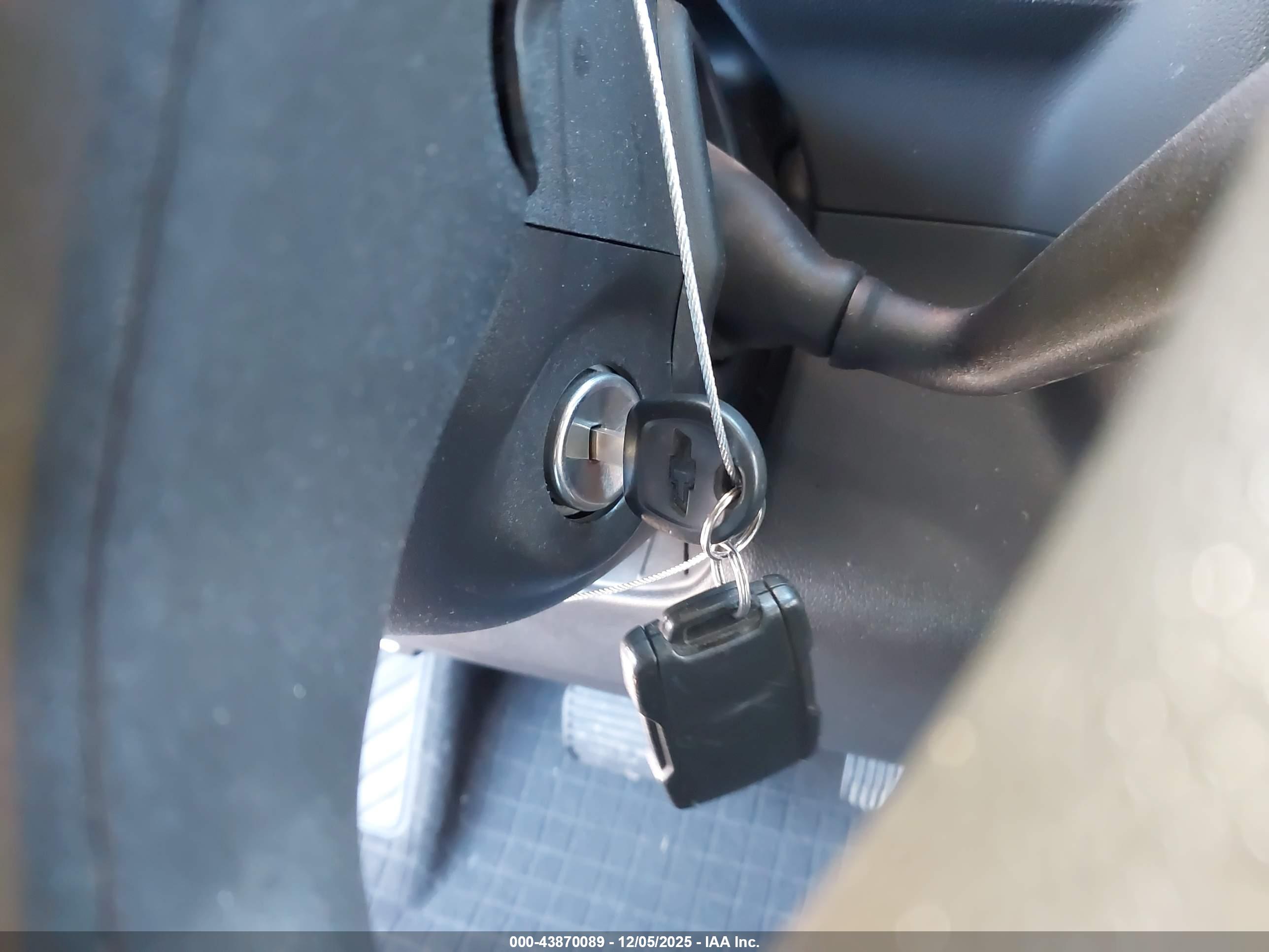 CHEVROLET SILVERADO image 11