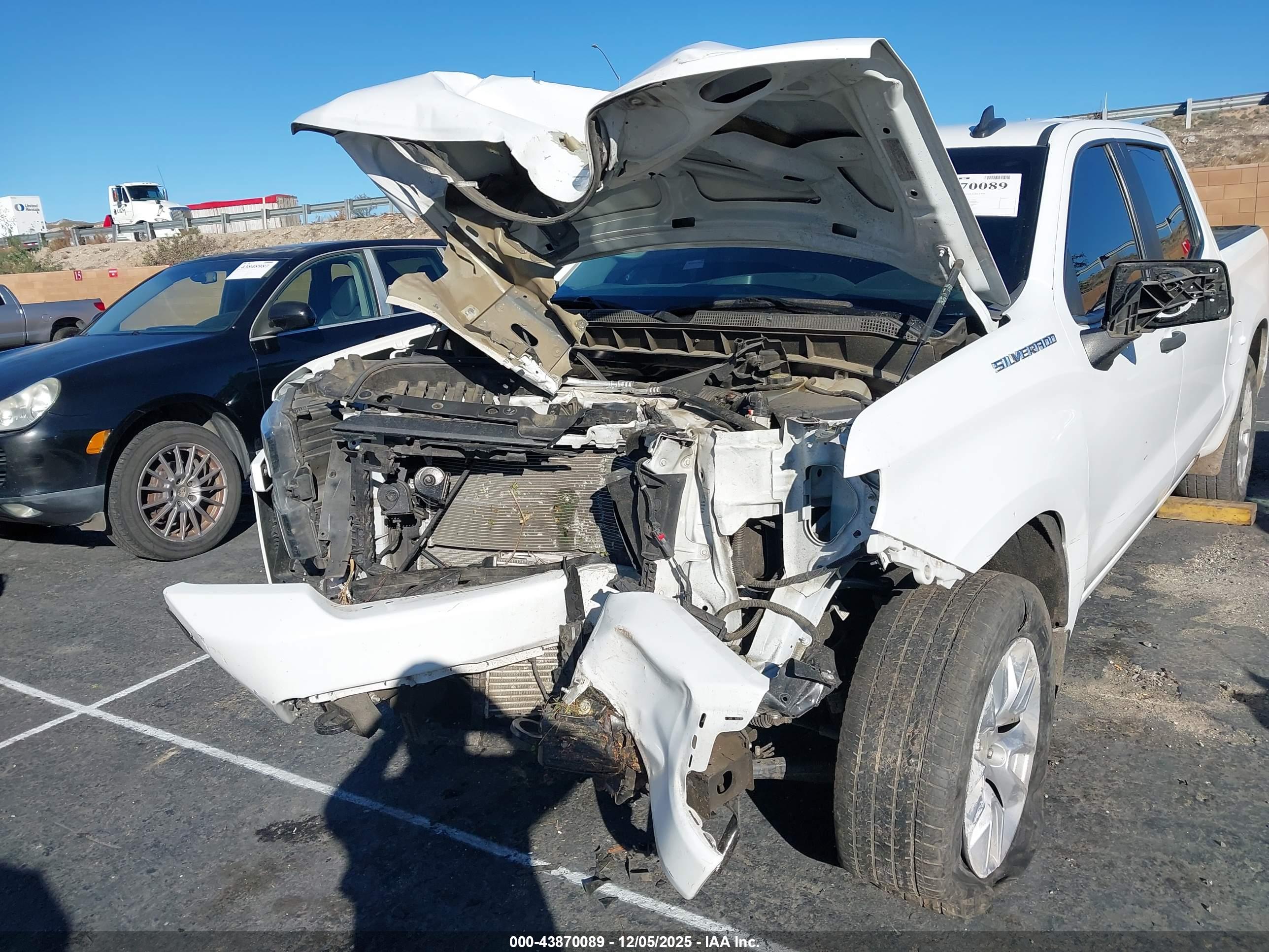 CHEVROLET SILVERADO image 6
