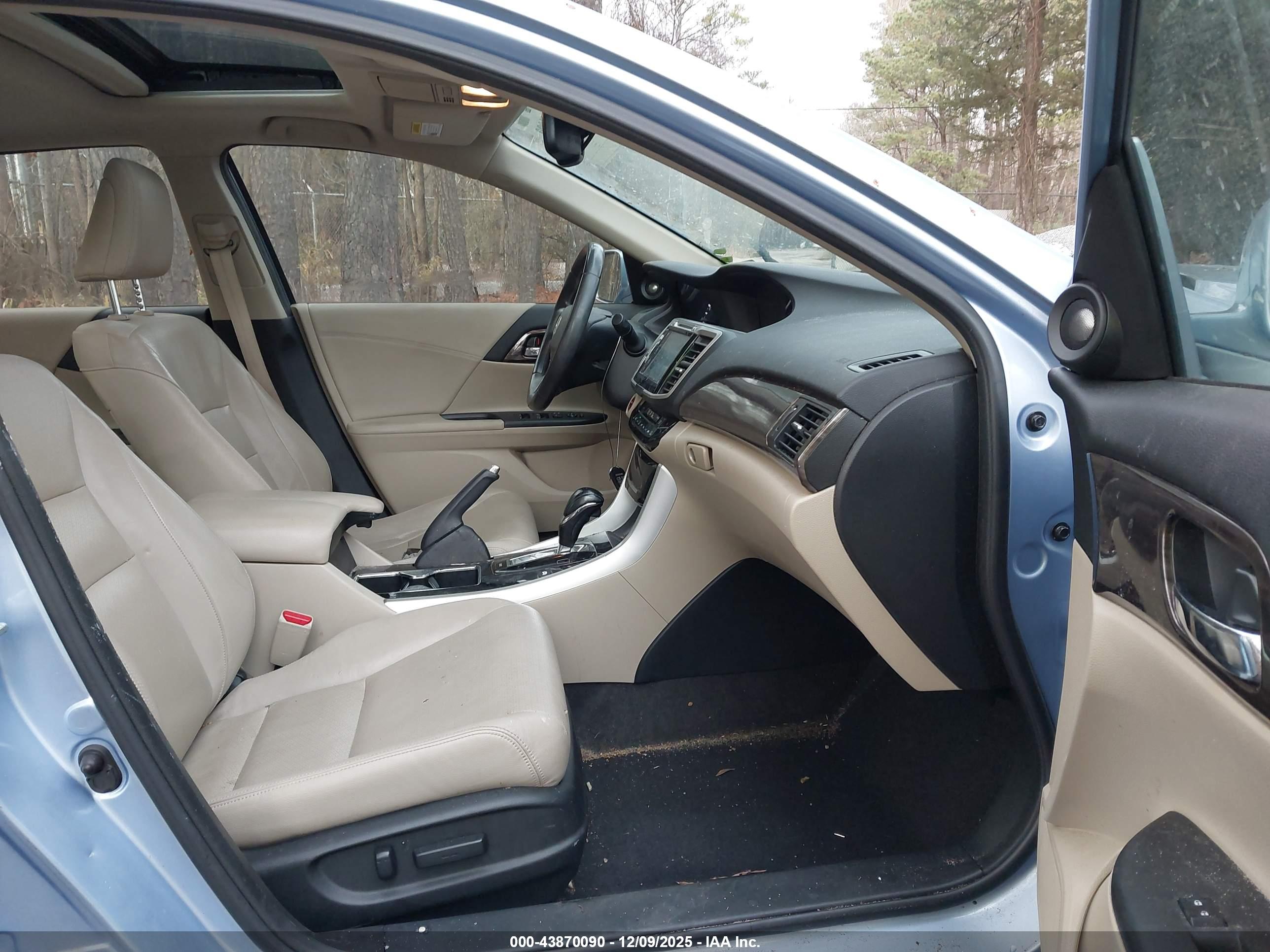 HONDA ACCORD image 5