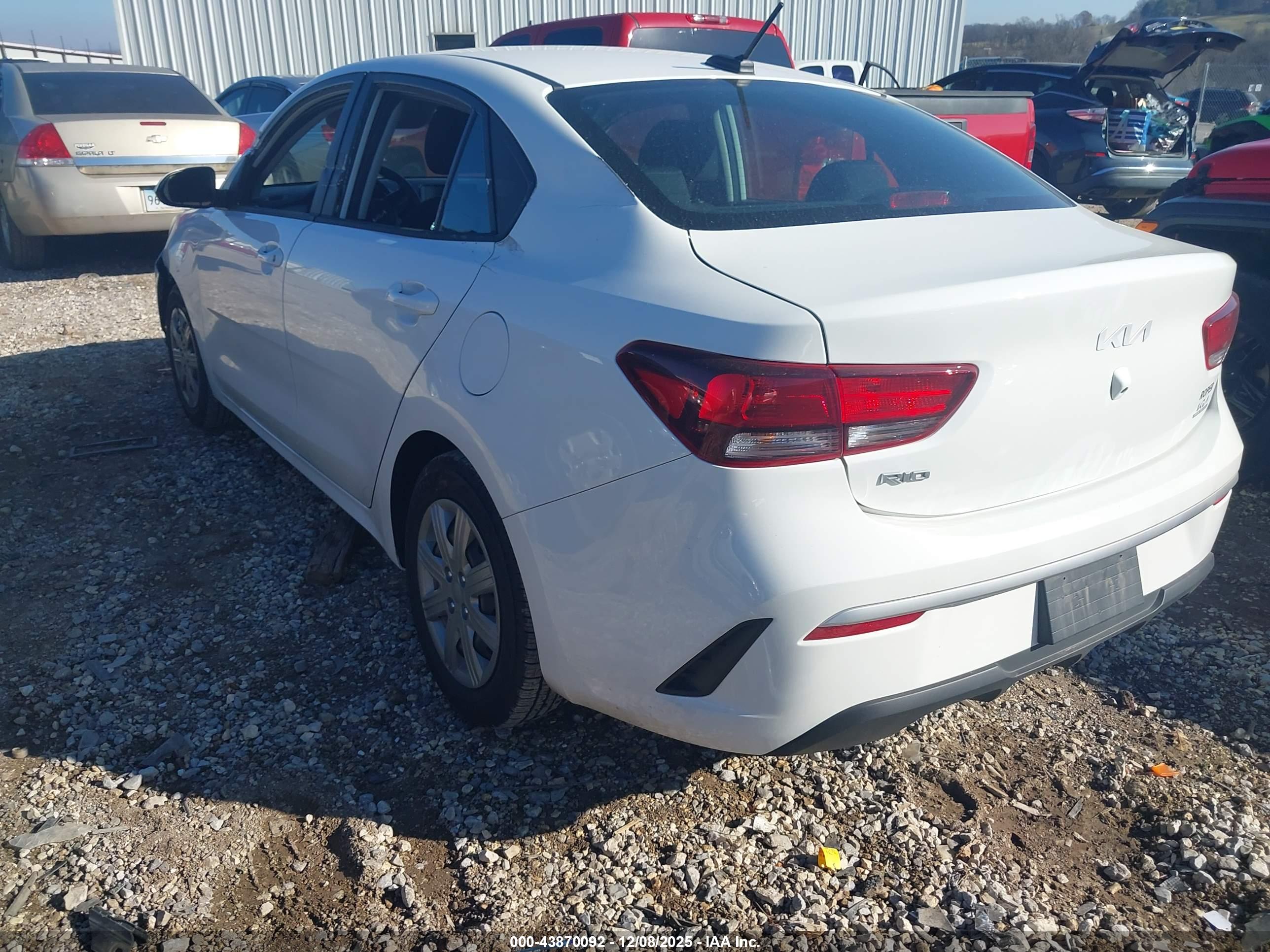 KIA RIO image 3