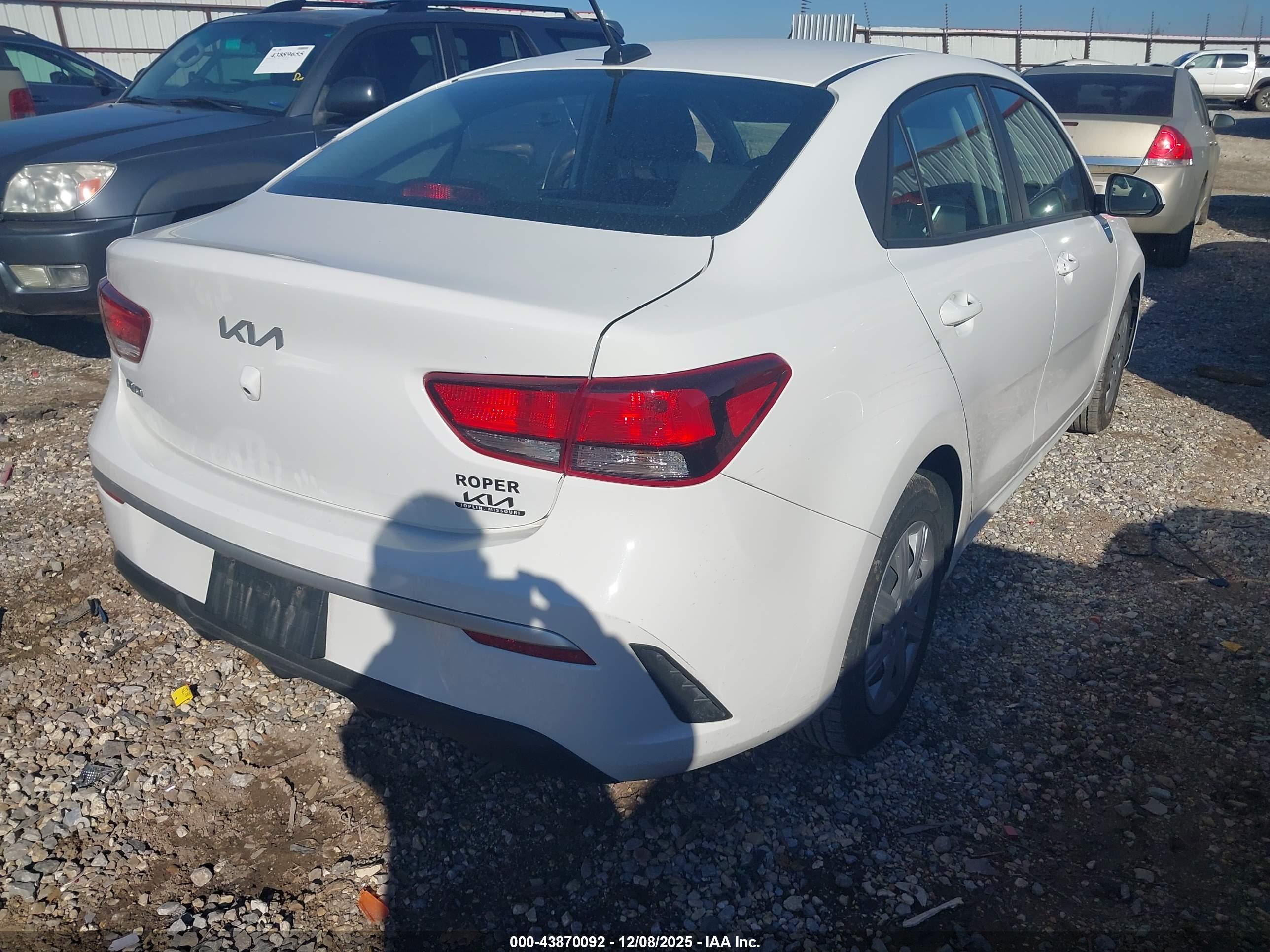 KIA RIO image 4