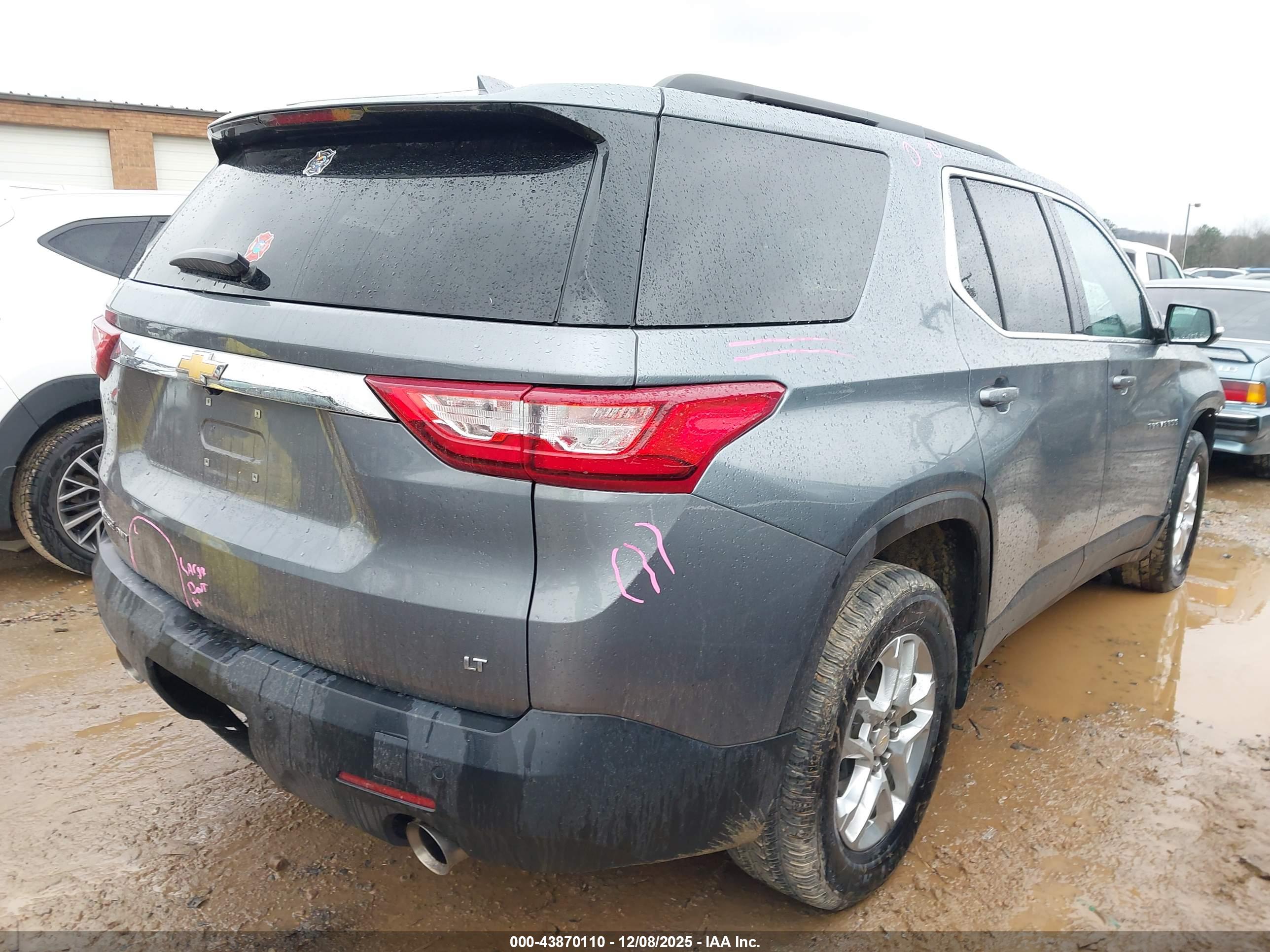 CHEVROLET TRAVERSE image 4