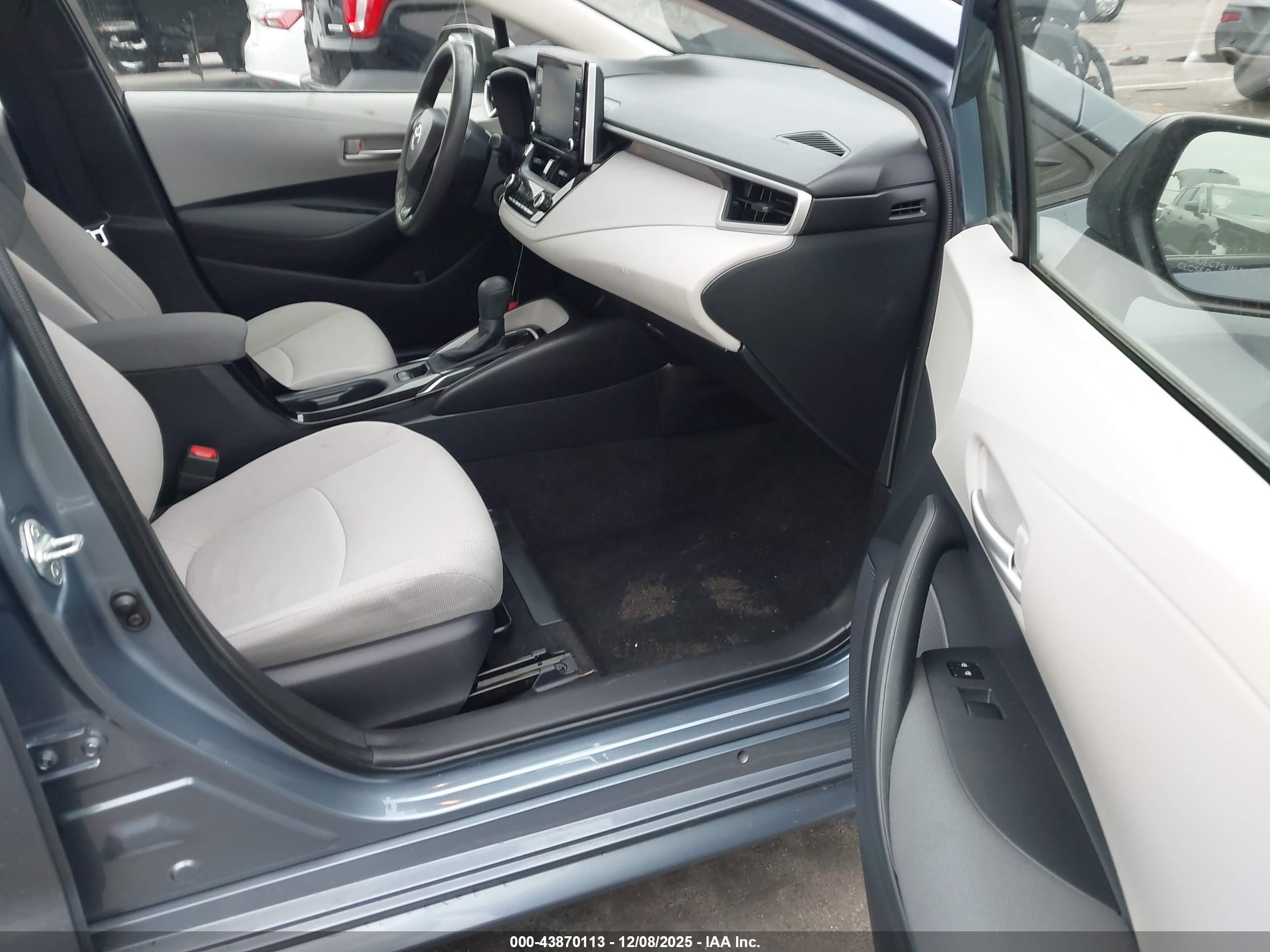 TOYOTA COROLLA image 5