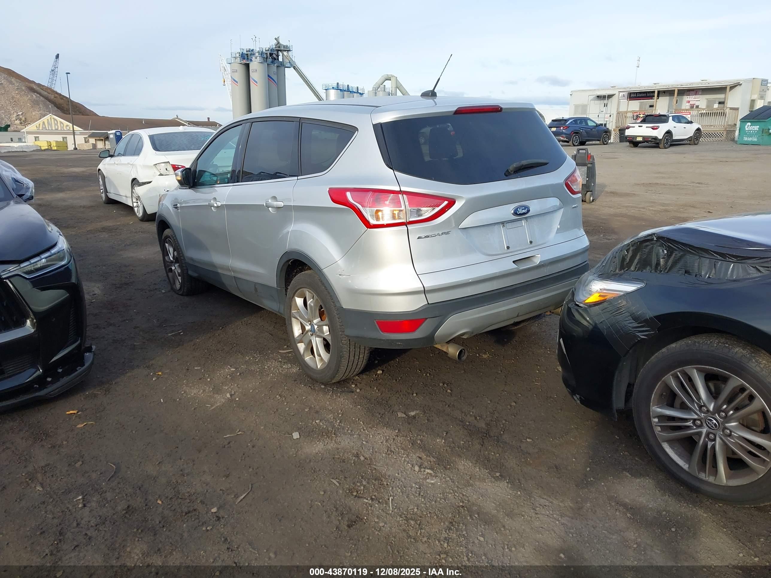 FORD ESCAPE image 3